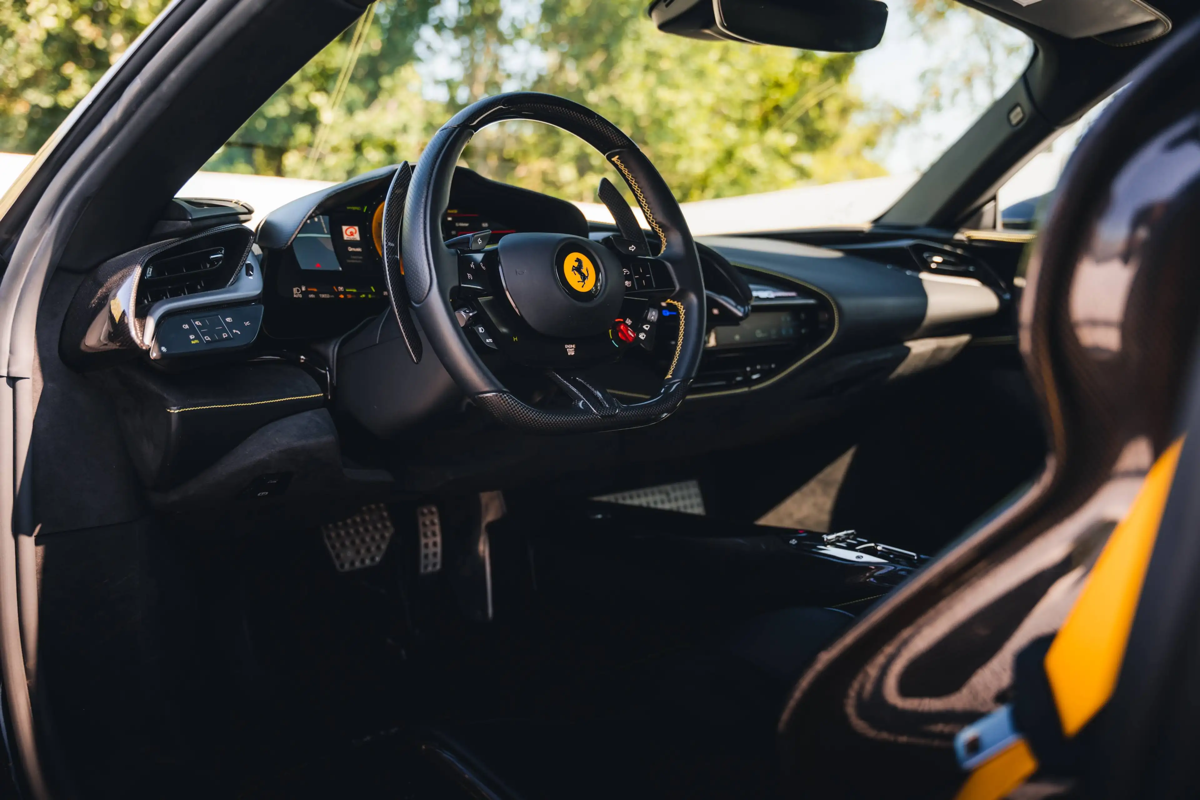 Ferrari SF90 Stradale Nero Daytona / Lift / Racing Seats / Carbon — photo 12