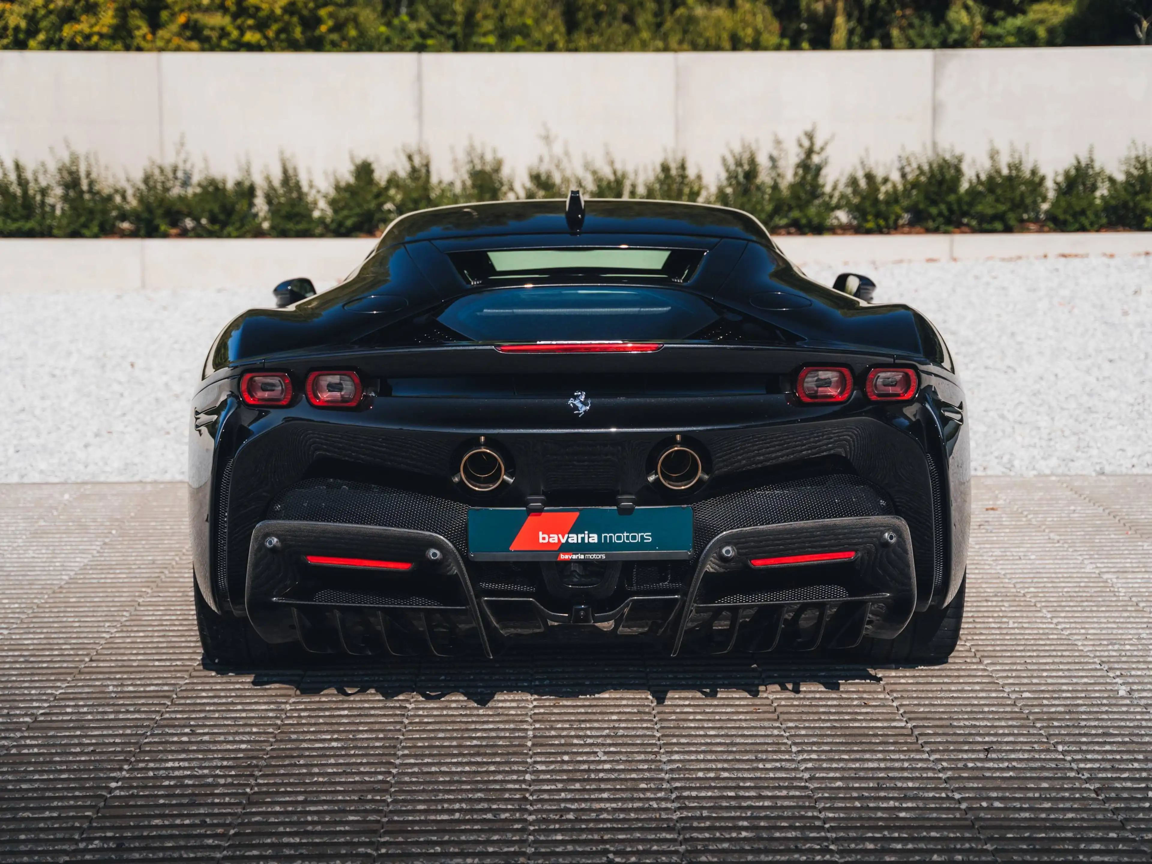 Ferrari SF90 Stradale Nero Daytona / Lift / Racing Seats / Carbon — photo 7