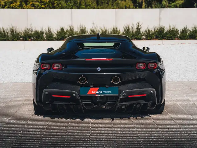 Ferrari SF90 Stradale view 7
