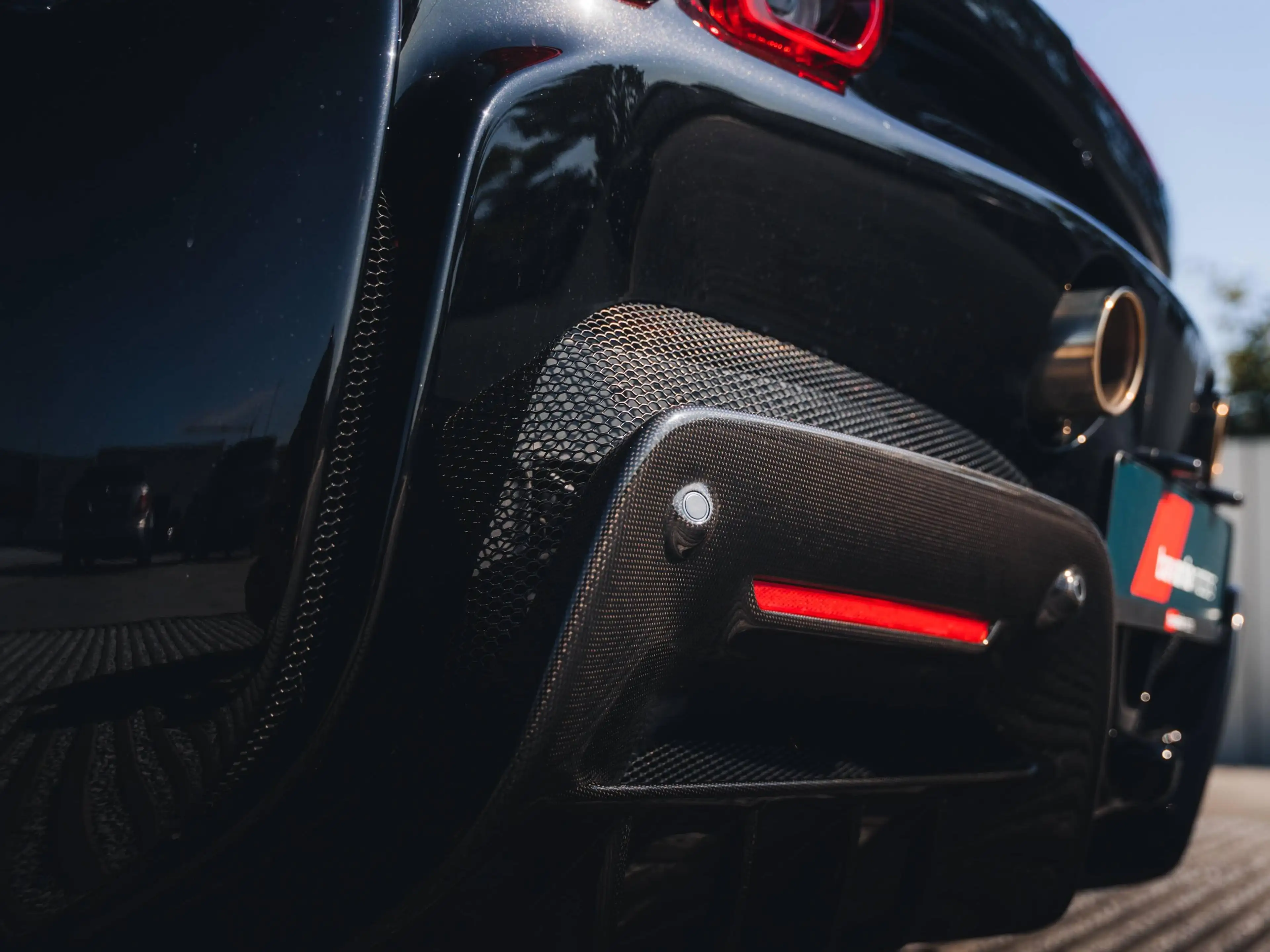 Ferrari SF90 Stradale Nero Daytona / Lift / Racing Seats / Carbon — photo 9
