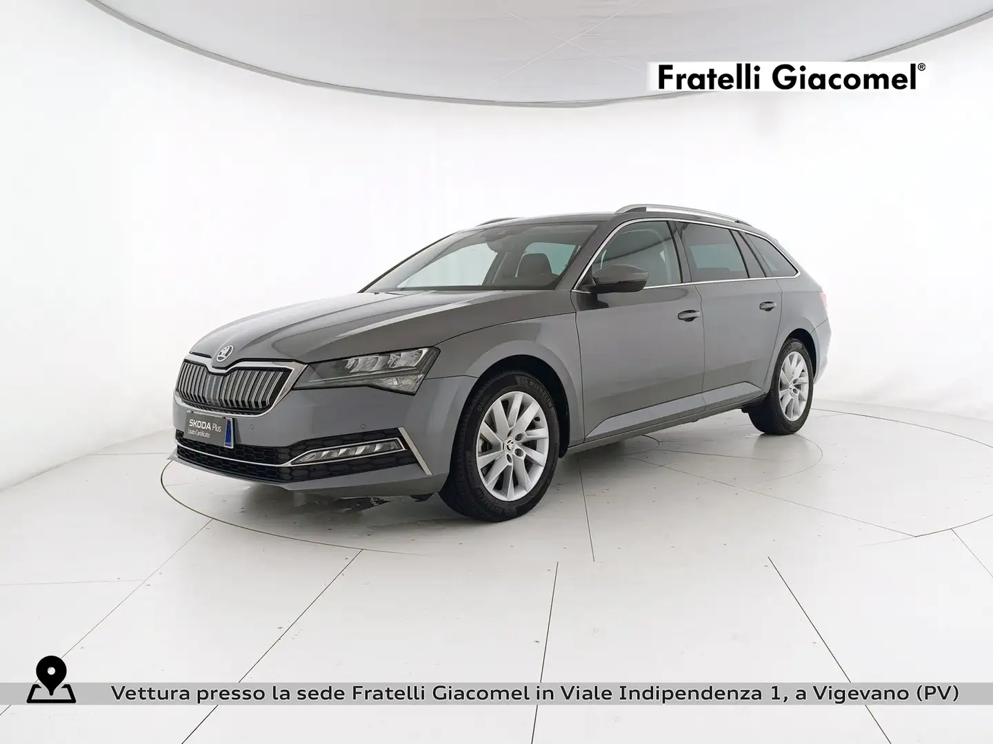 Skoda Superb wagon iv 1.4 tsi phev executive dsg Grijs - 1