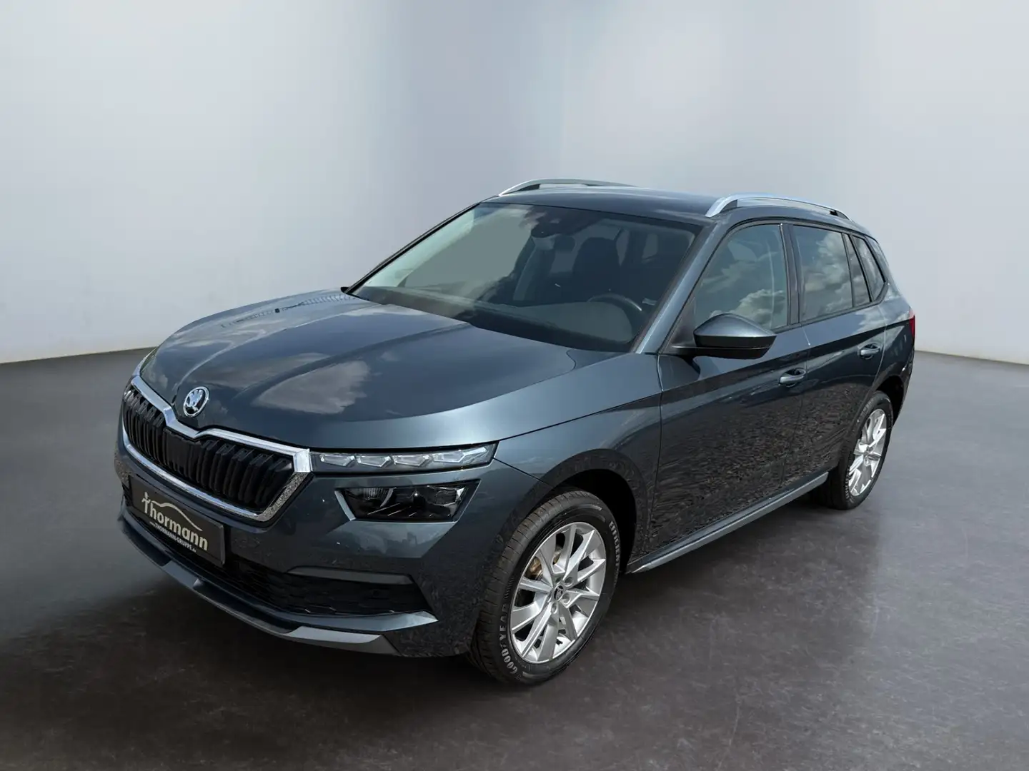 Skoda Kamiq 1.0 TSI Style DynLi el.Heck KeyLess PDC v+h Gris - 2