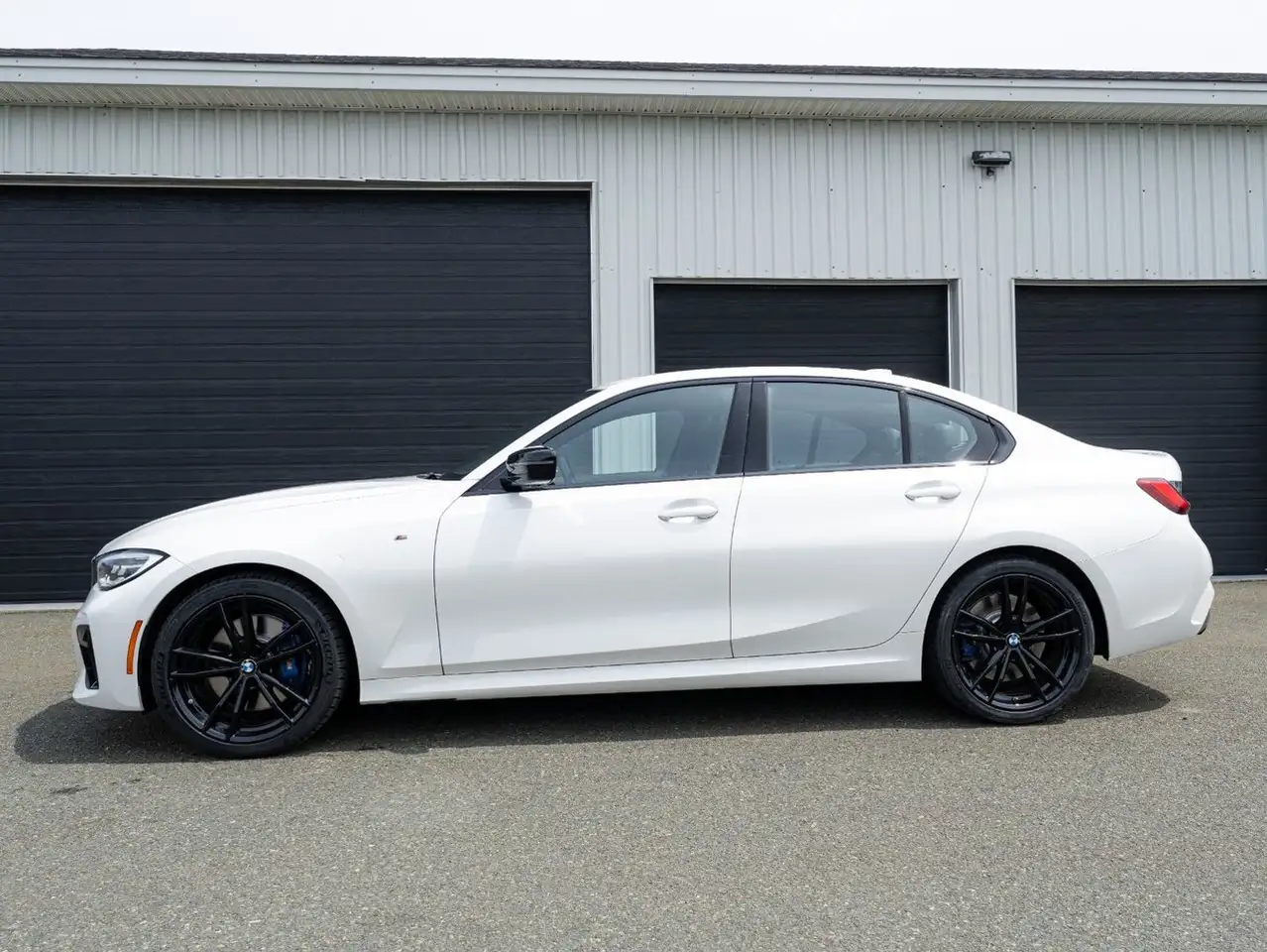 BMW 3 Series снимка BMW 3 Series