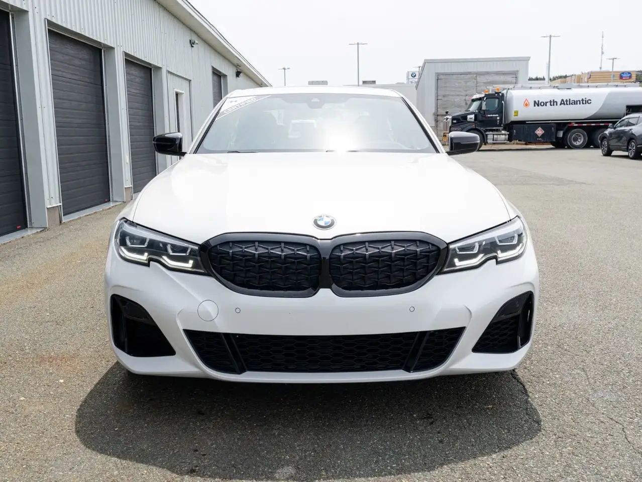 BMW 3 Series снимка BMW 3 Series