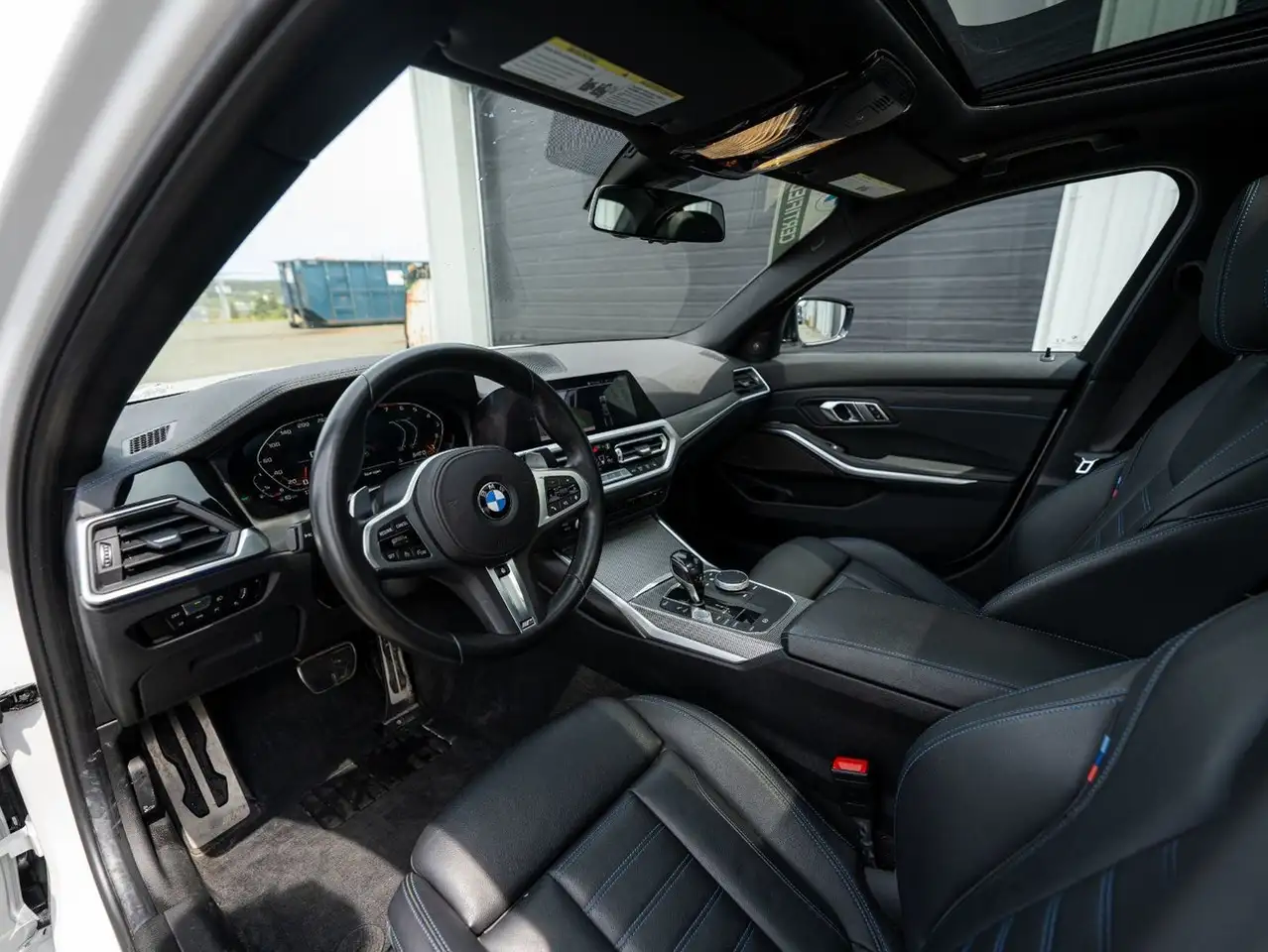 BMW 3 Series снимка BMW 3 Series