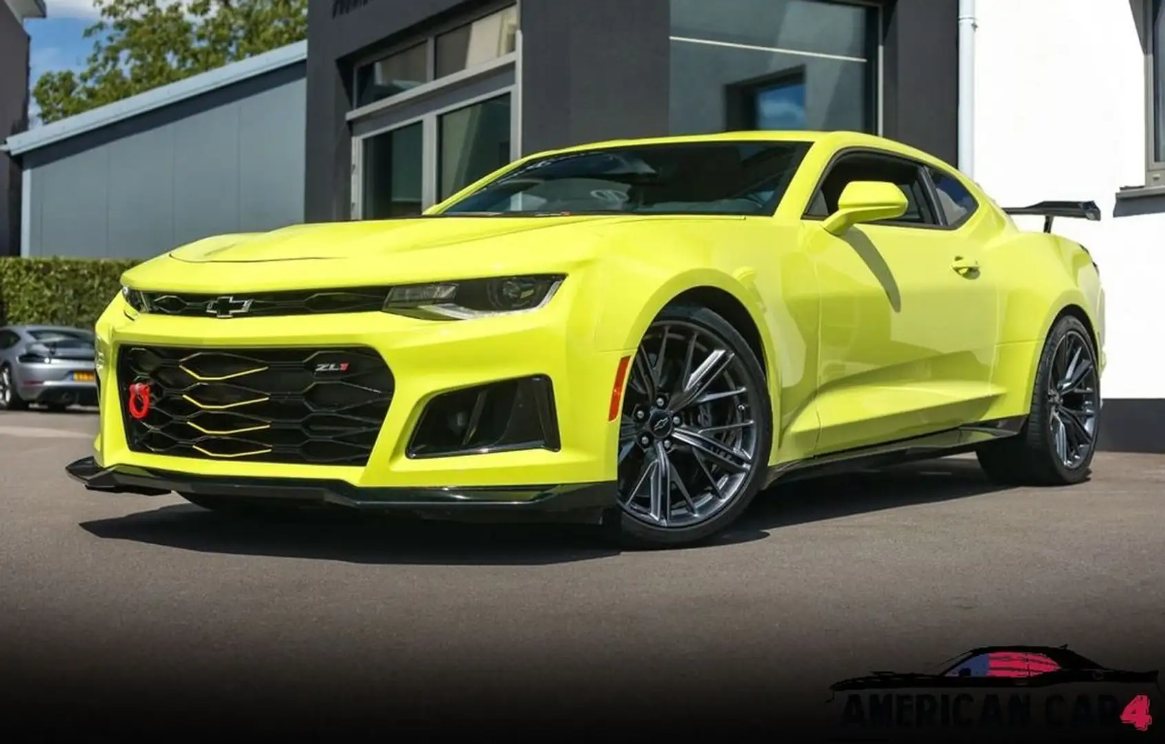 Chevrolet Camaro ZL1 Yellow Shock Geel - 1