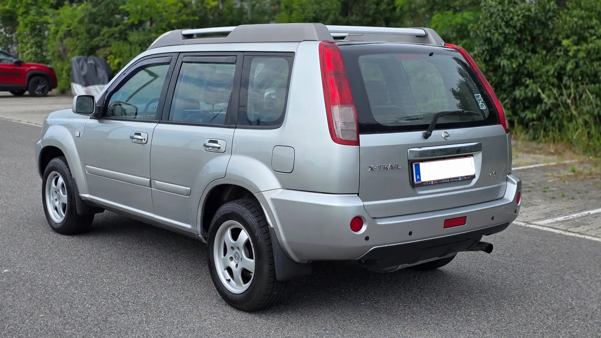 Nissan X-Trail X-TRAIL 2,2 dCi 16V *COLUMBIA* Silber - 2