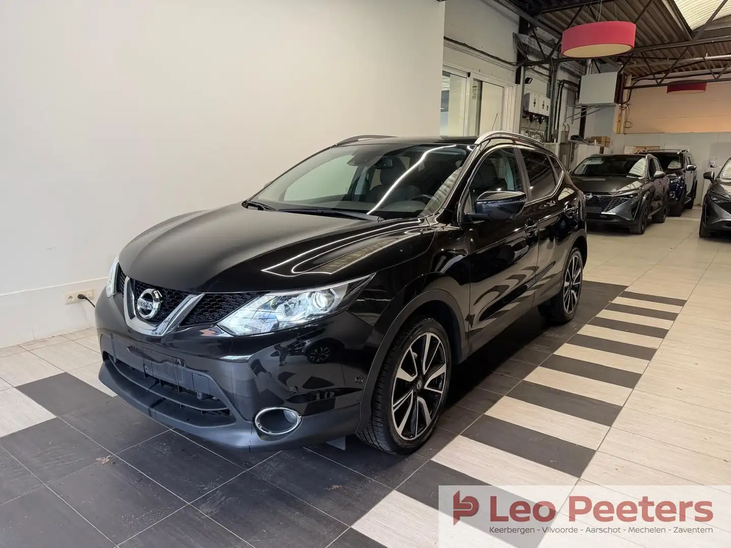 Nissan Qashqai DIG-T Tekna Benzine Automaat Full Option Schwarz - 1