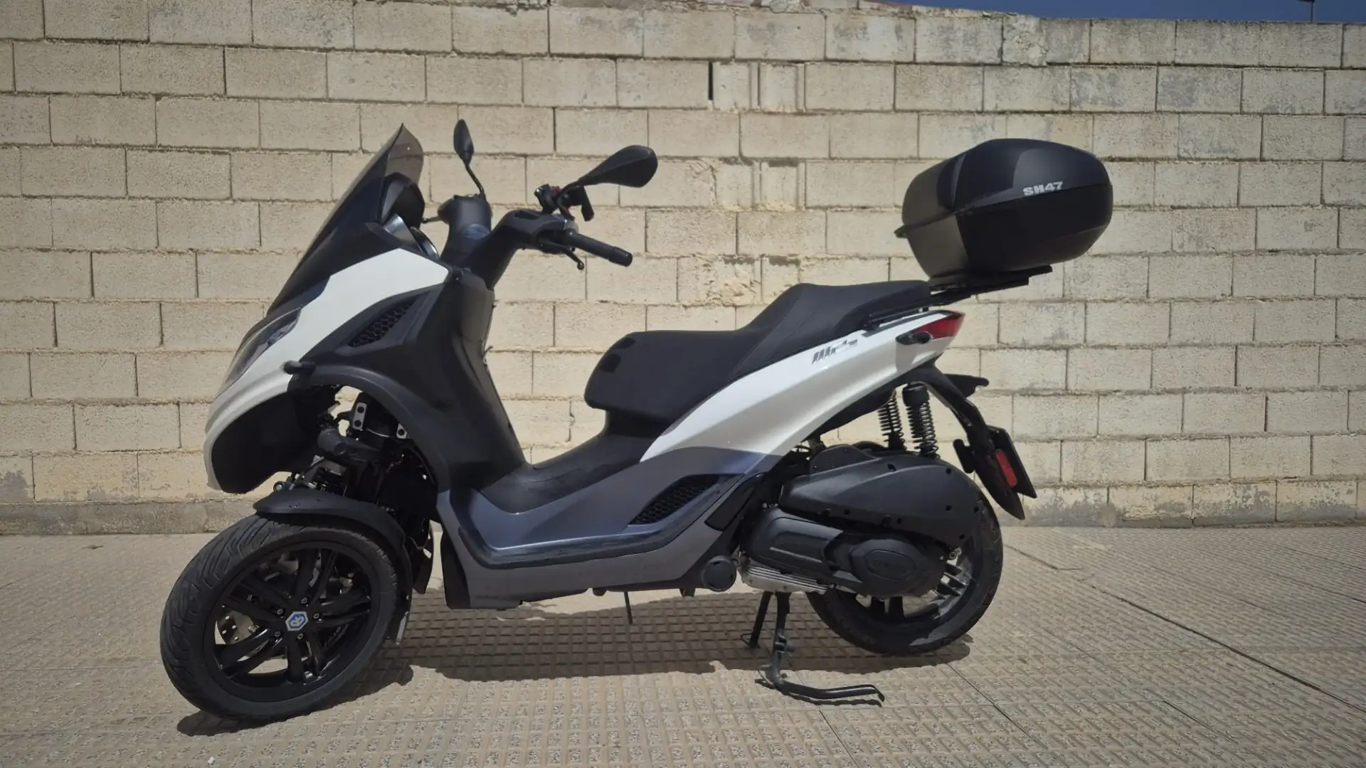 Piaggio MP3 300 Piaggio MP3 300 cc - 2