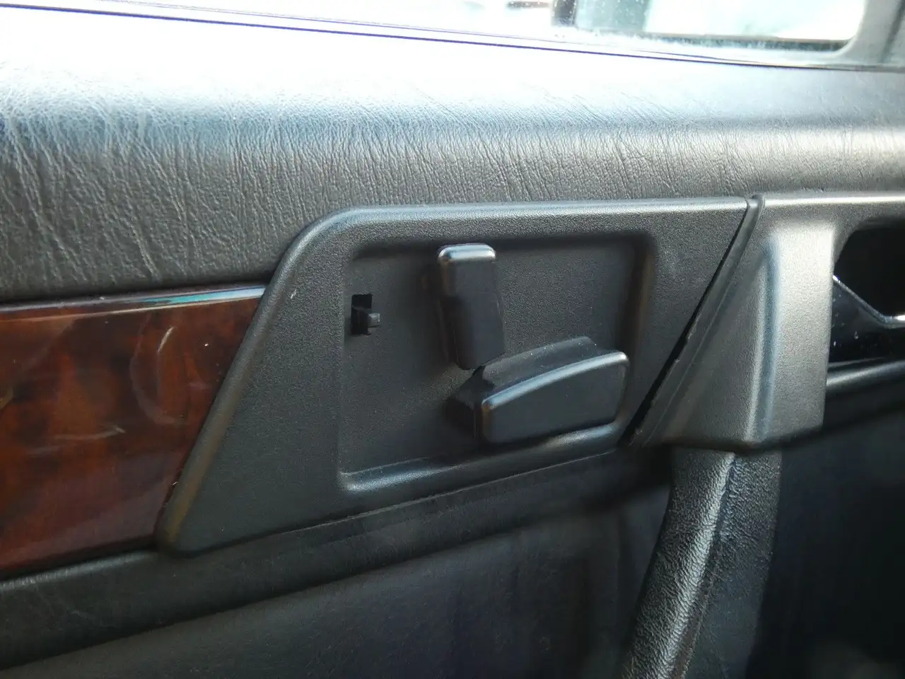 Mercedes-Benz 300 CE 24V Coupe W124 Klima Schiebedach el Sitze, foto 11