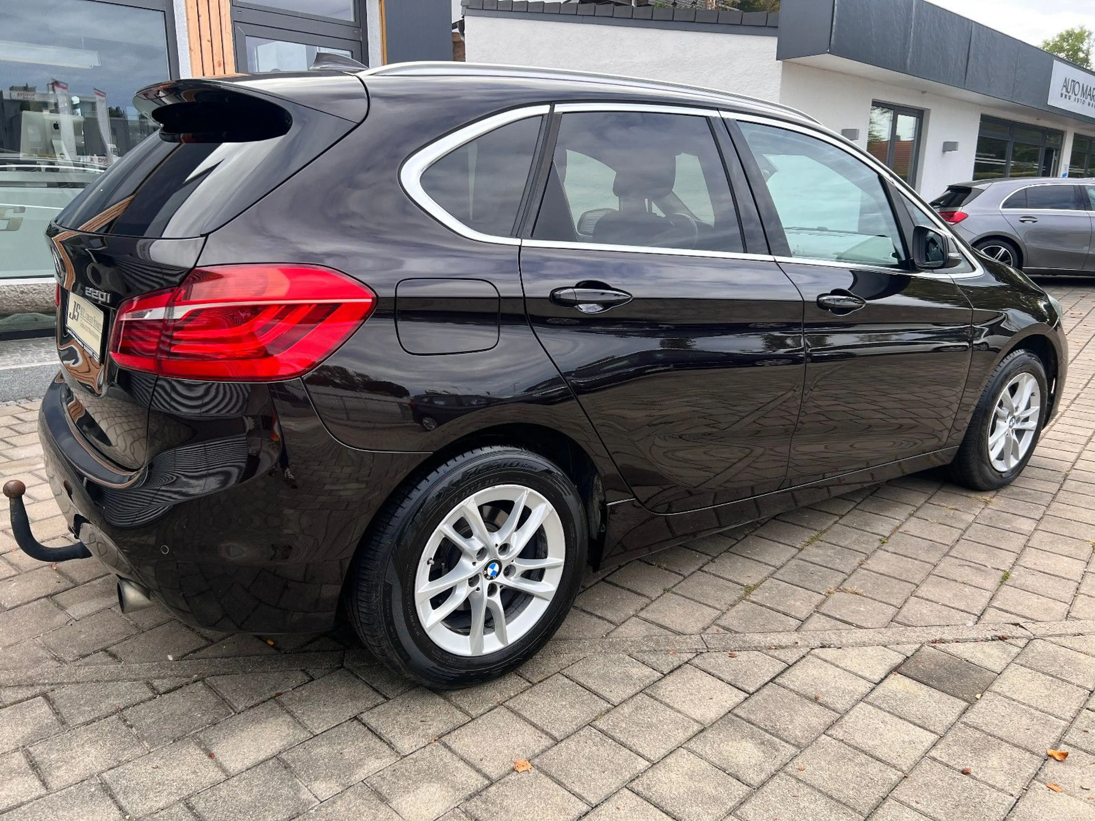 BMW 220 i 2 Active Tourer Advantage Navi LED AHK SHZ — photo 5