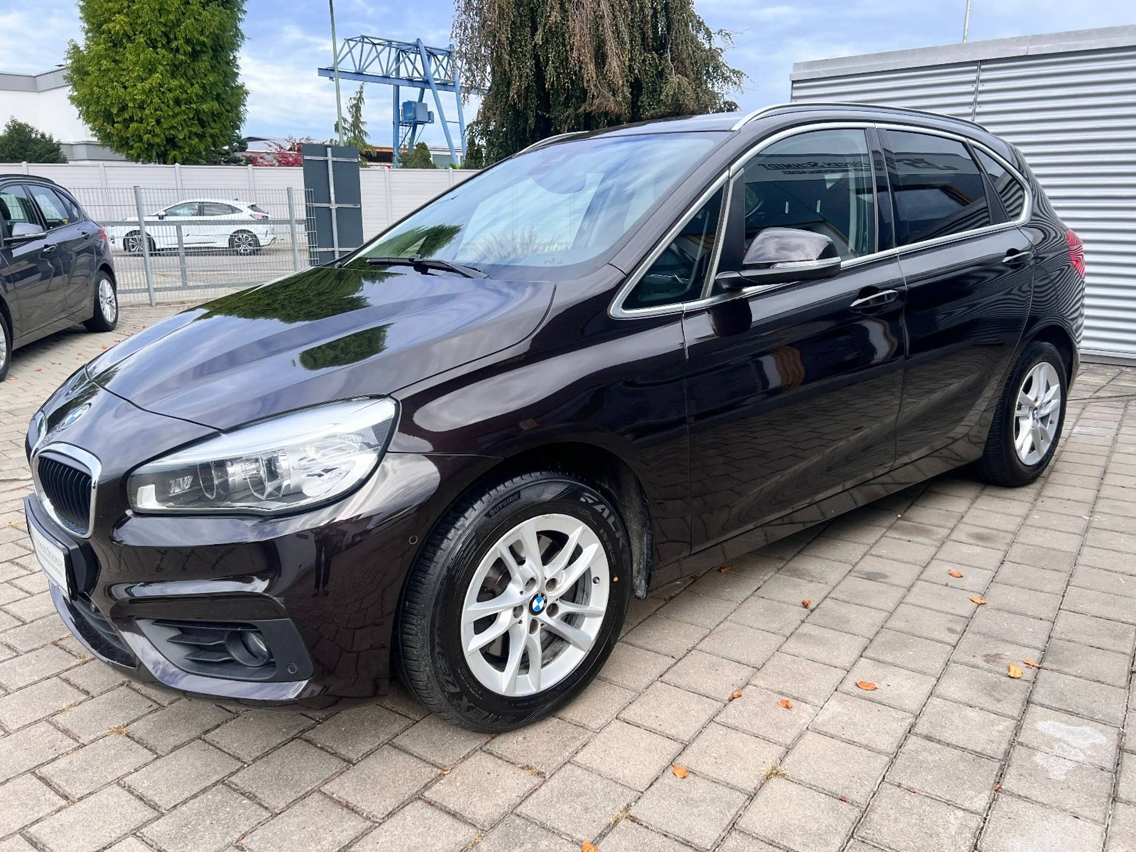 BMW 220 i 2 Active Tourer Advantage Navi LED AHK SHZ — photo 2