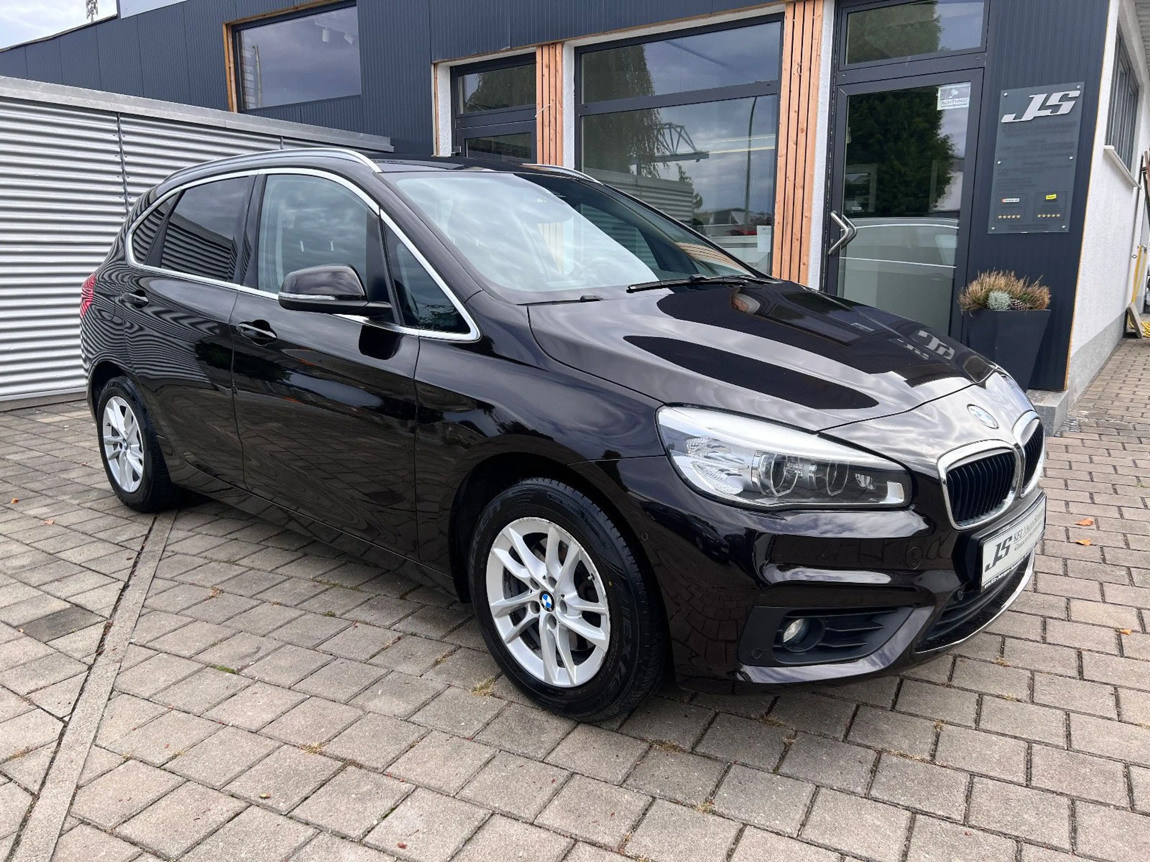 BMW 220 i 2 Active Tourer Advantage Navi LED AHK SHZ — photo 4