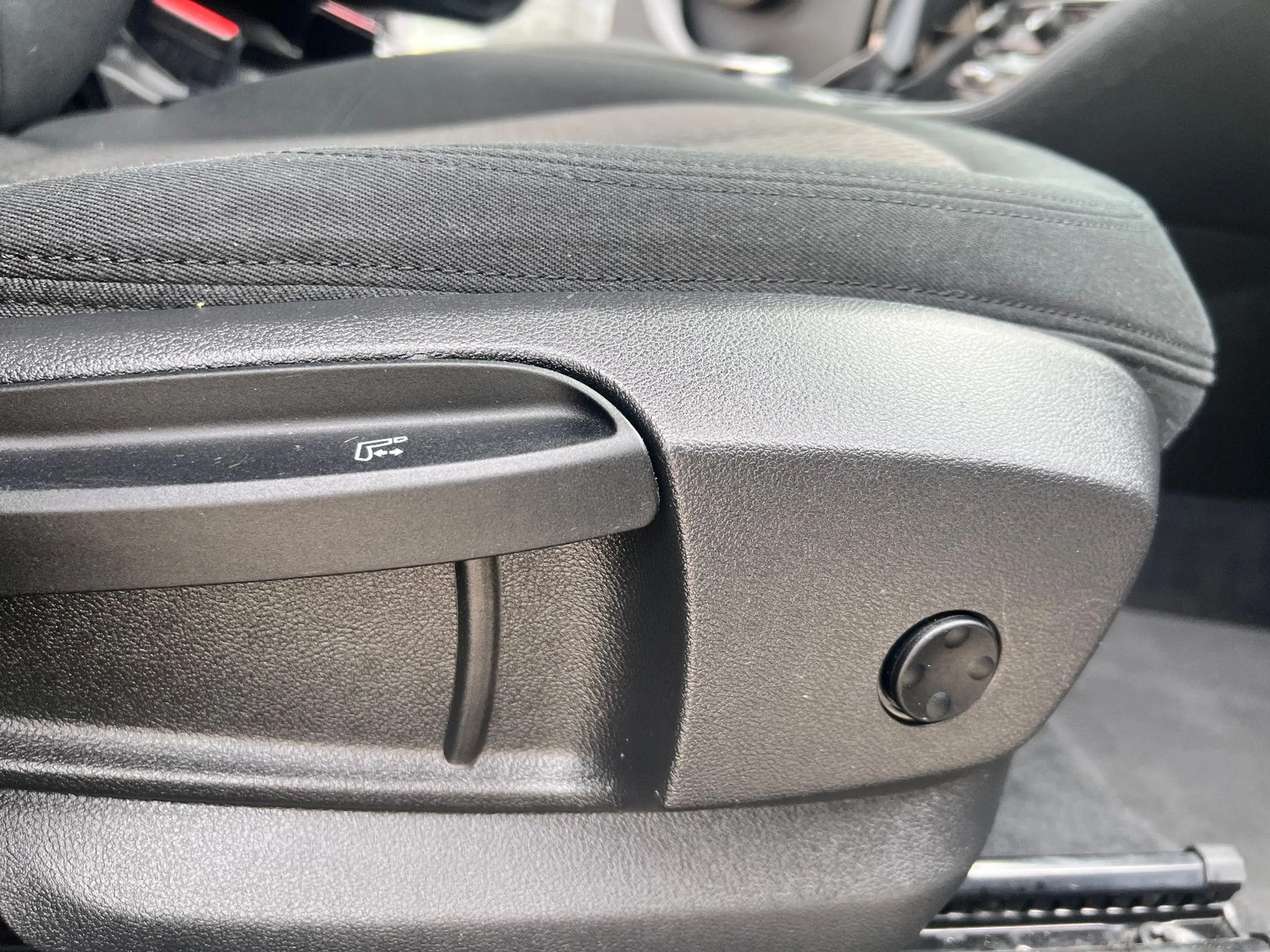 BMW 220 i 2 Active Tourer Advantage Navi LED AHK SHZ — photo 10