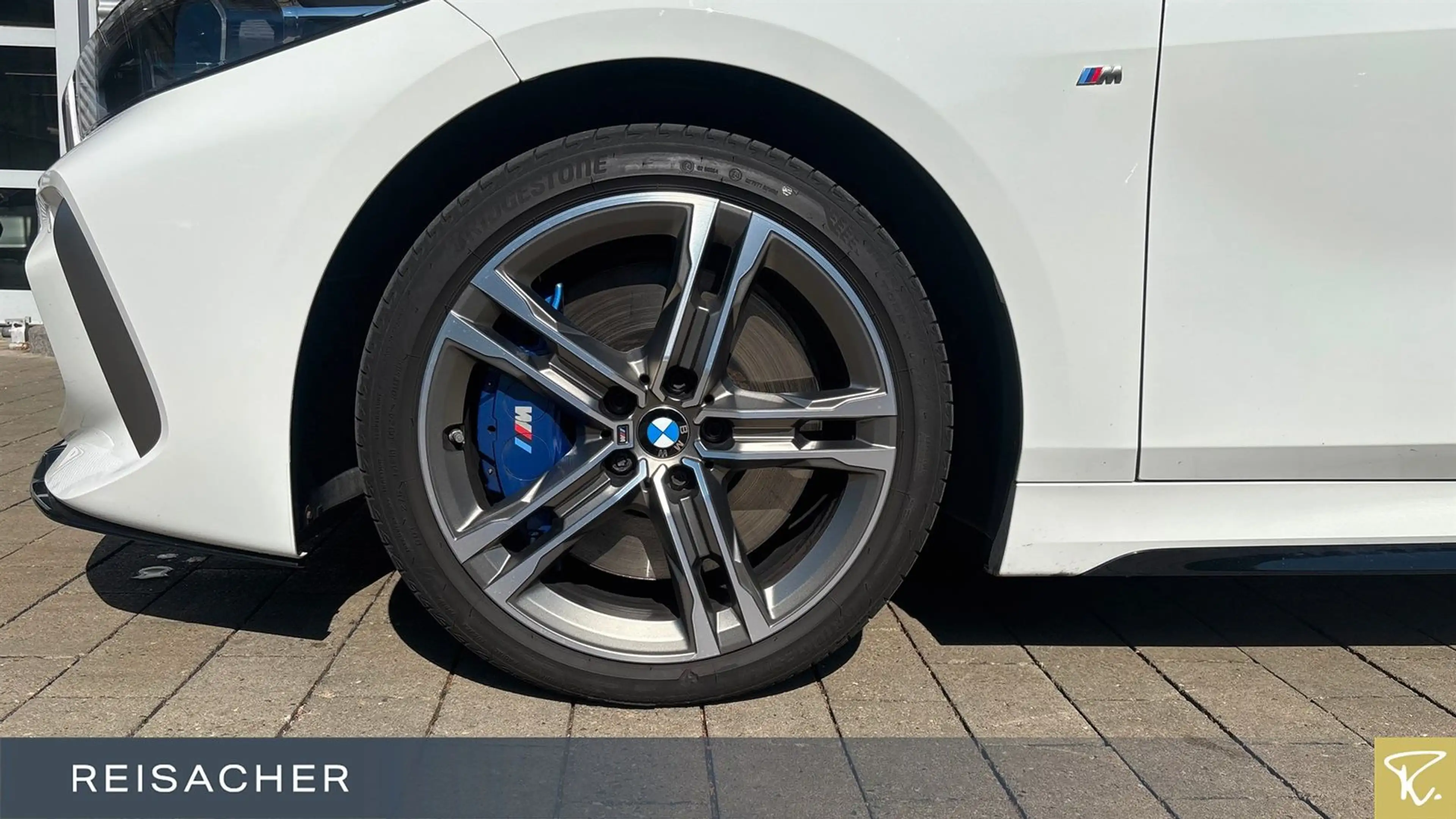 BMW 135 i A xDrive LCProf,LED,LRH,Hi-Fi,LED,18" — photo 3