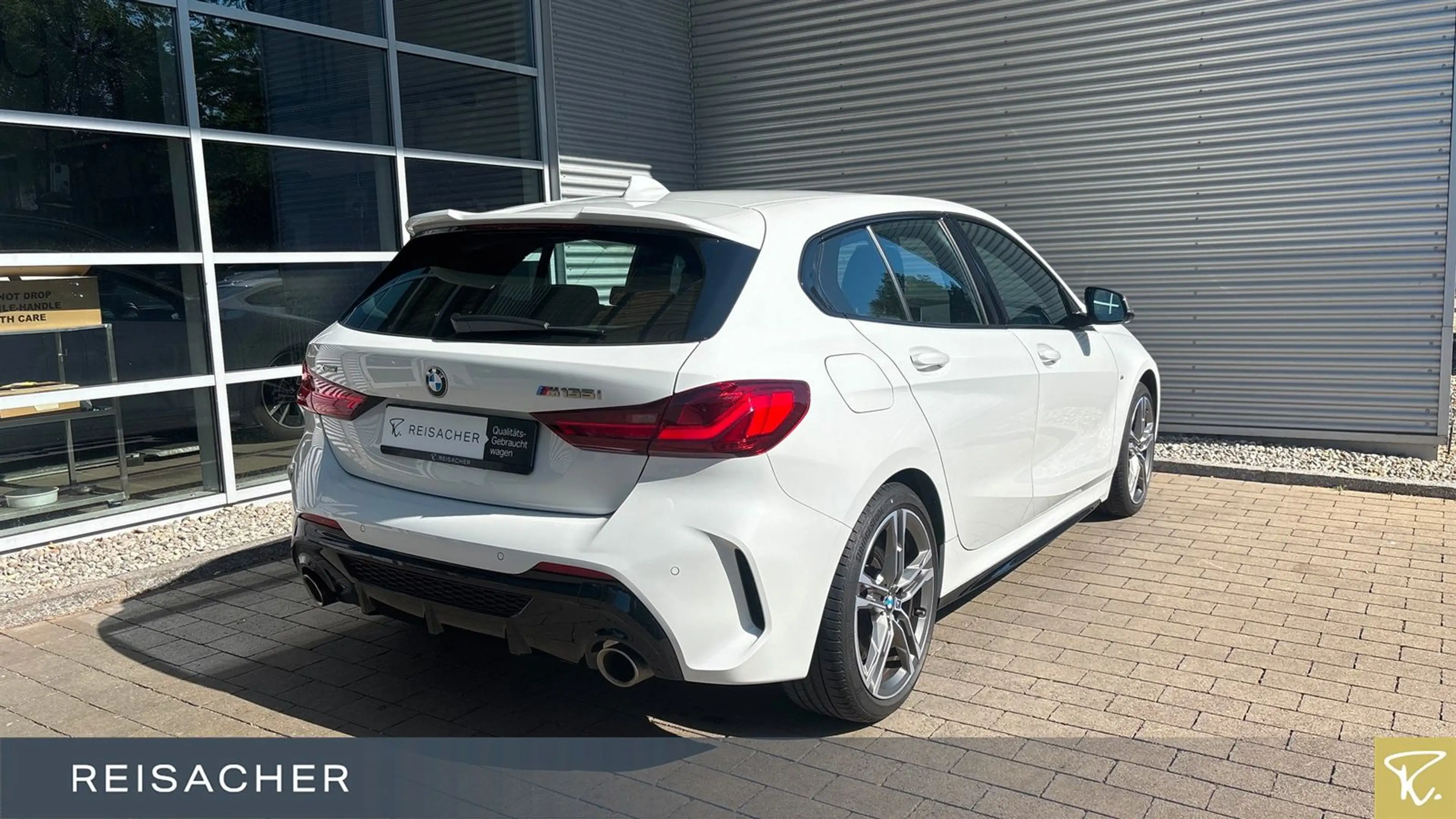 BMW 135 i A xDrive LCProf,LED,LRH,Hi-Fi,LED,18" — photo 2