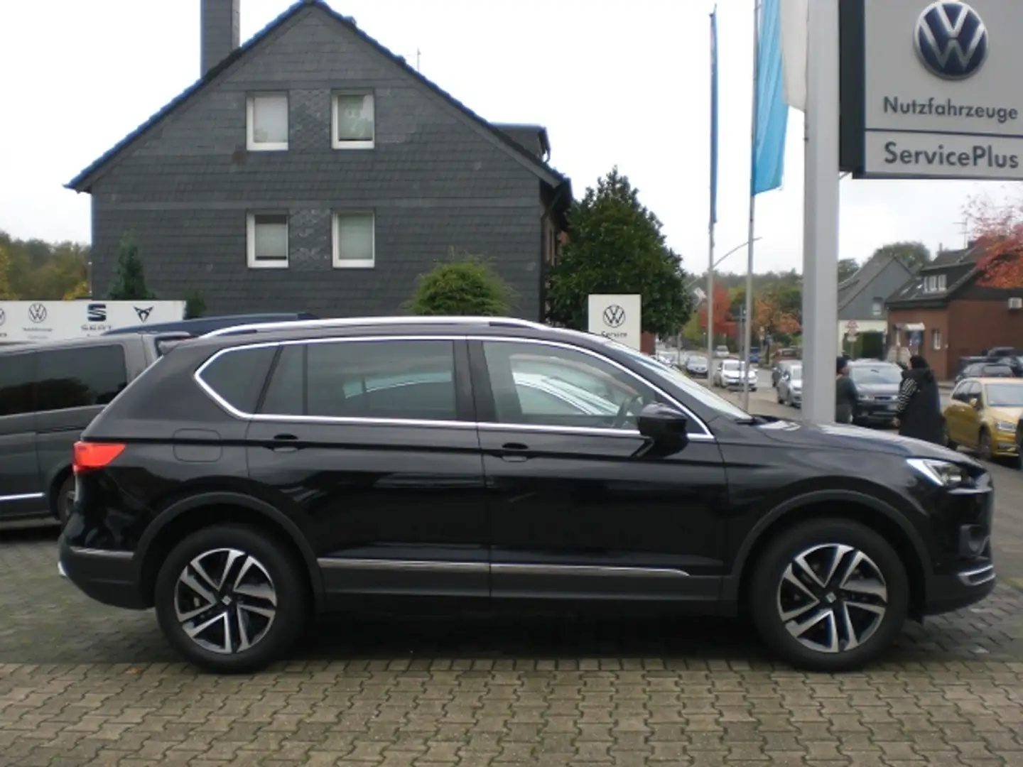 SEAT Tarraco X-Perience 1.5 TSI DSG LED NAVI ACC AHK PLA RFK 7 Schwarz - 2