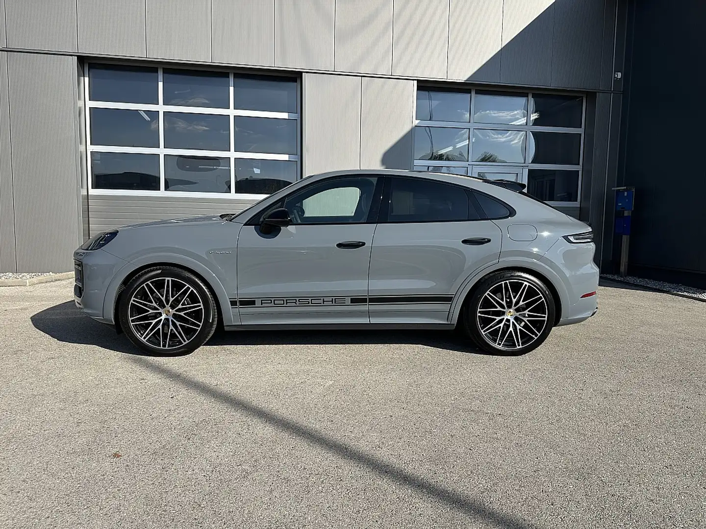 Porsche Cayenne III E-Hybrid Sportdesign Mega Spec!! Grau - 1