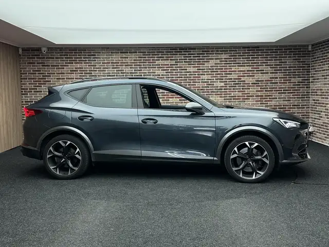 Cupra Formentor view 4