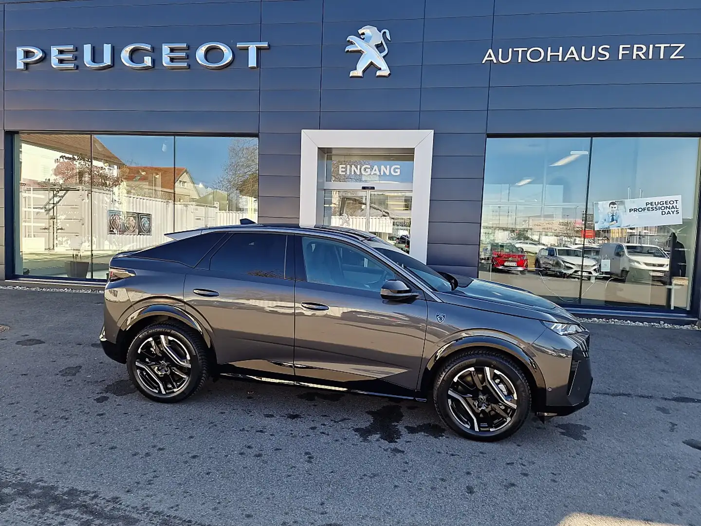 Peugeot 3008 Elektro 210 73kWh GT Exclusive "sofort verfügbar" Grau - 2