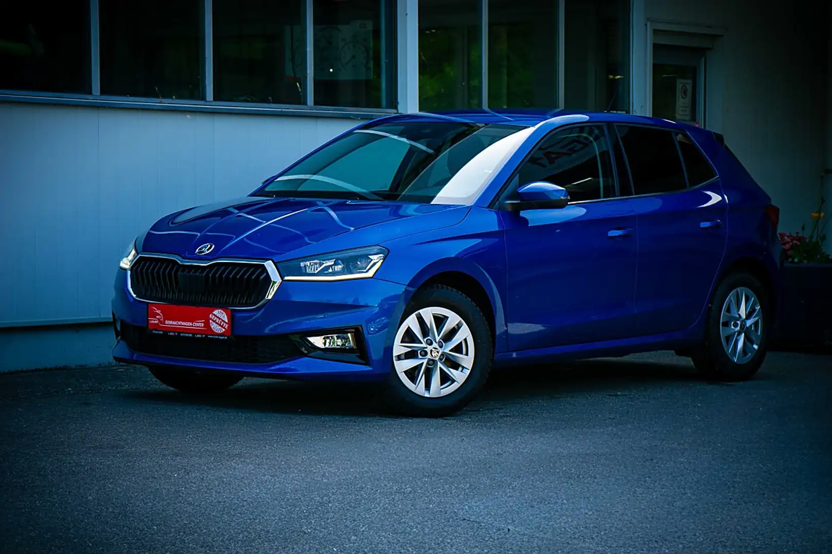 Skoda Fabia Style 1,0 TSI DSG *NAVI*LED*SITZHEIZUNG* Blau - 2