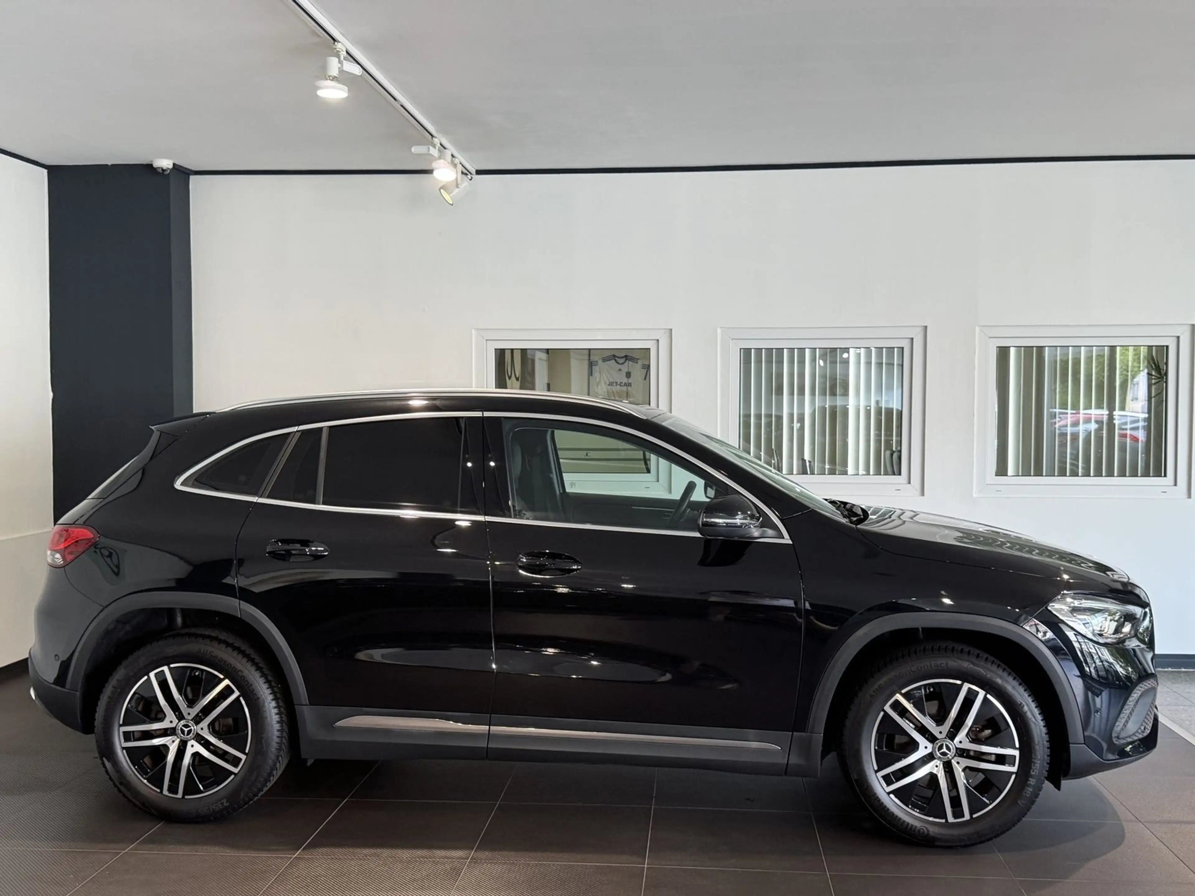 Mercedes-Benz GLA 200 *LED-Kamera-2. Hand* — photo 5