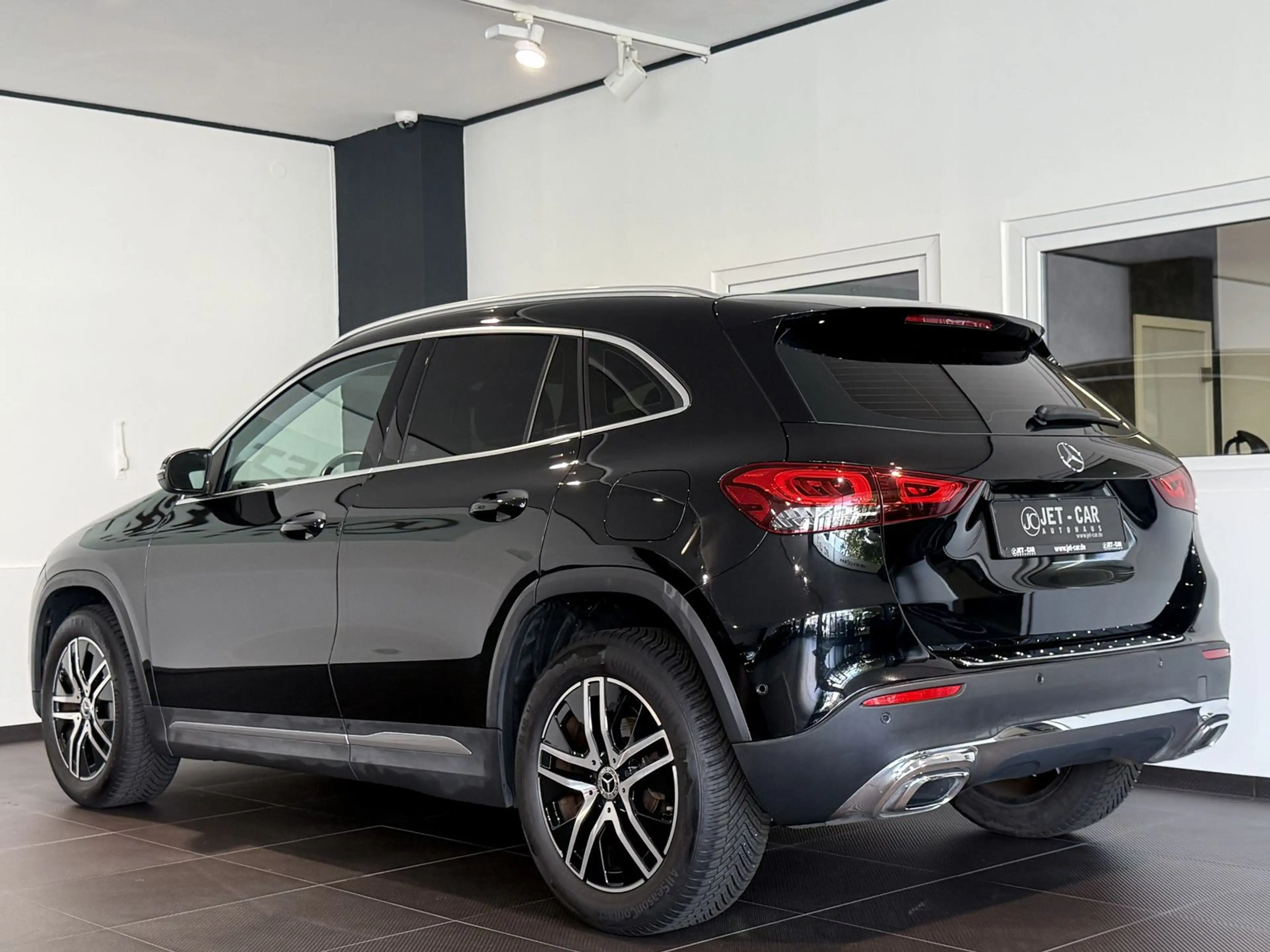 Mercedes-Benz GLA 200 *LED-Kamera-2. Hand* — photo 6