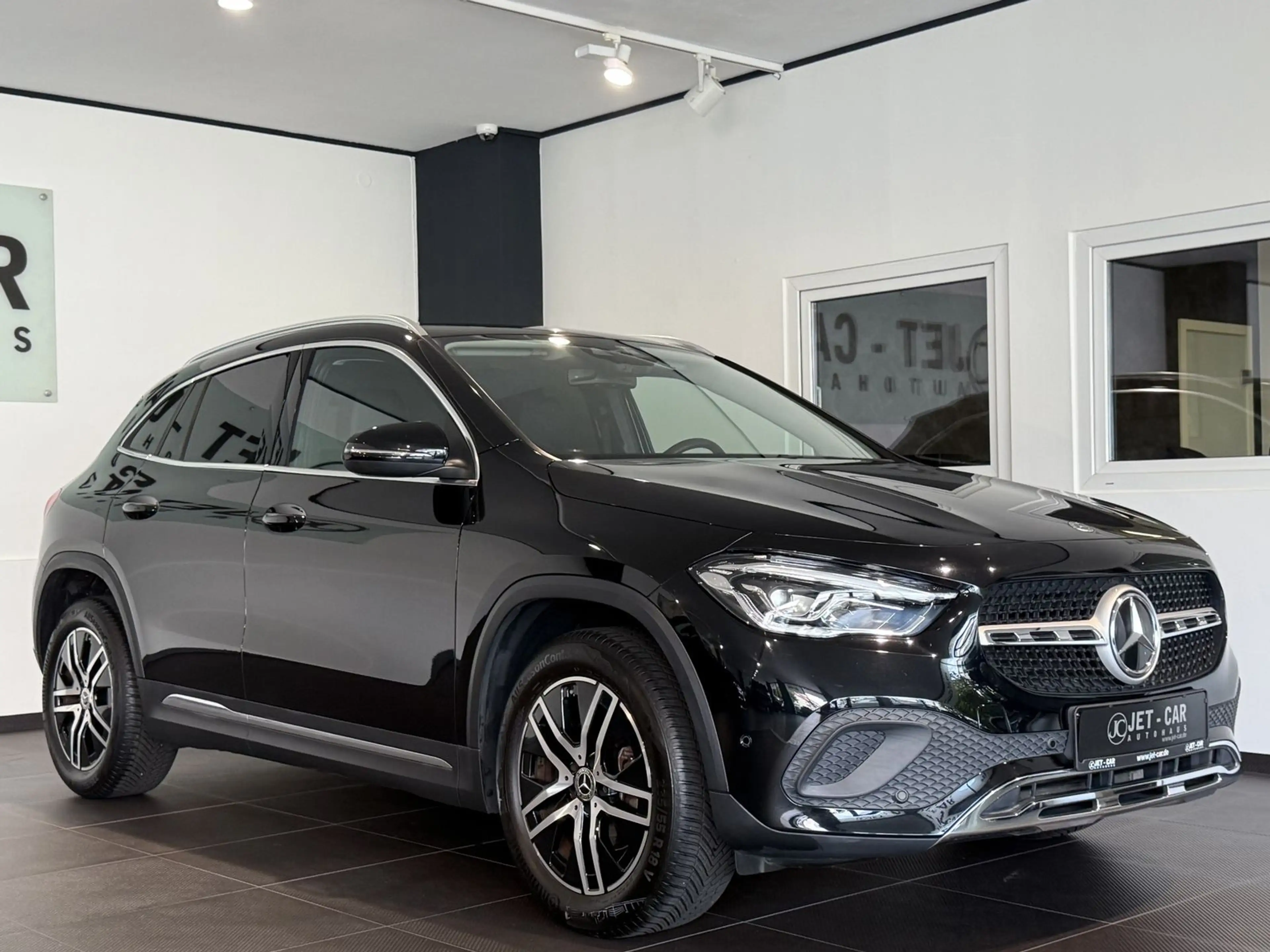 Mercedes-Benz GLA 200 *LED-Kamera-2. Hand* — photo 4