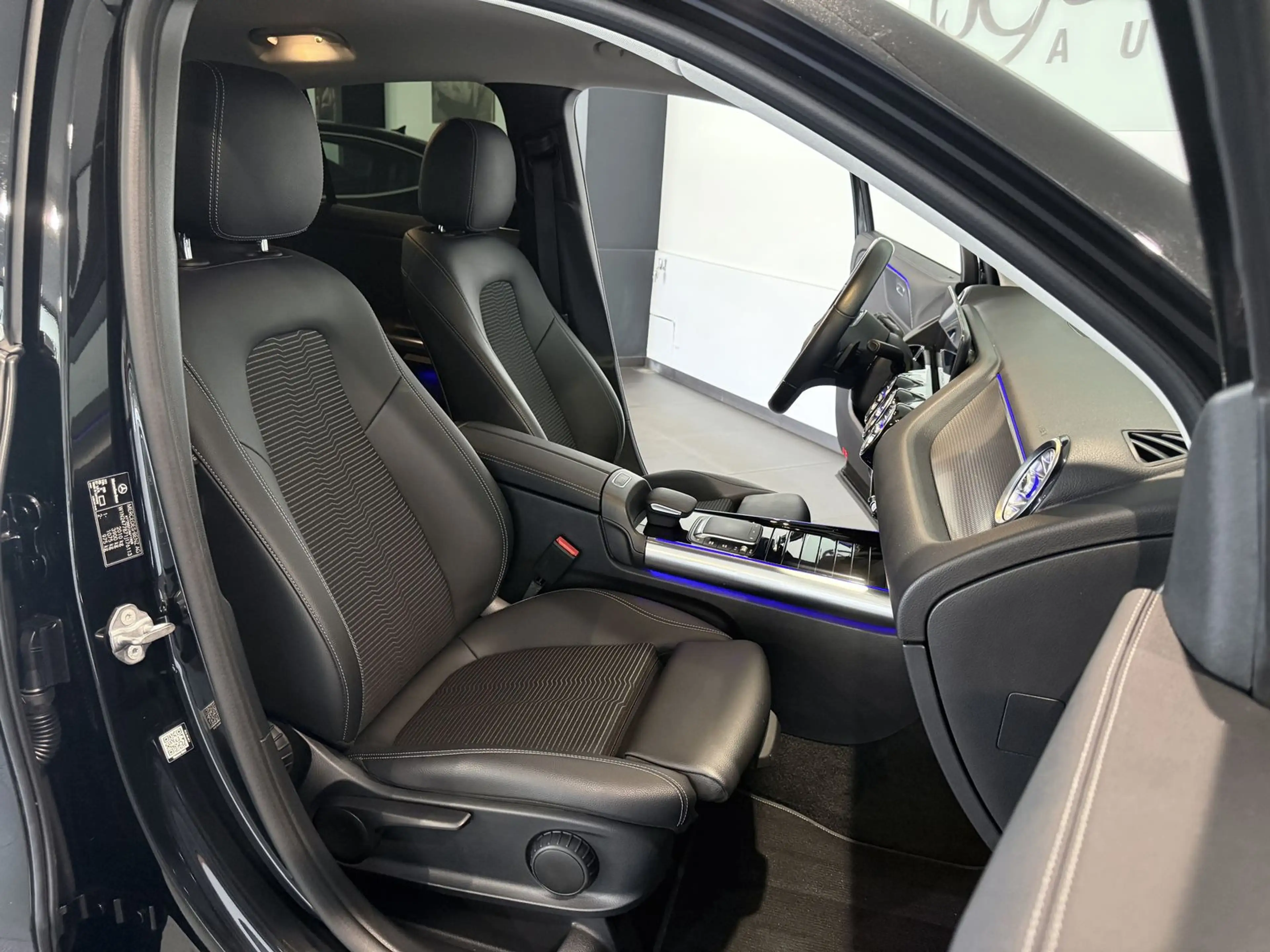 Mercedes-Benz GLA 200 *LED-Kamera-2. Hand* — photo 8
