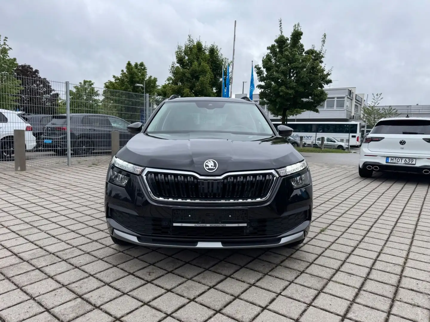 Skoda Kamiq 1.0 TSI Drive 125/1.Hand/Seitenschaden Zwart - 2