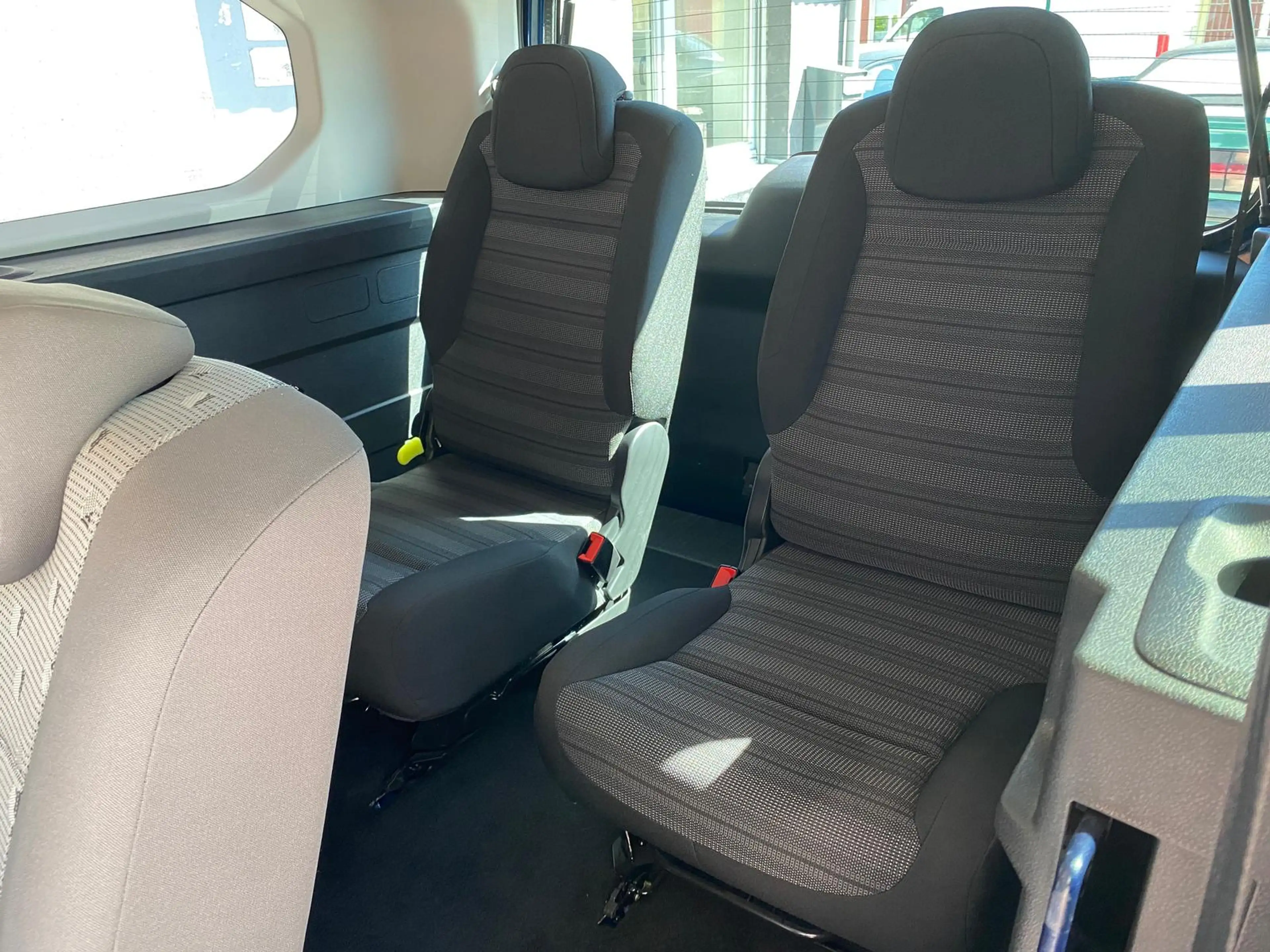 Opel Combo Life 1.5 CDTI 7-Sitze AHK Head-Up DAB Navi — photo 9