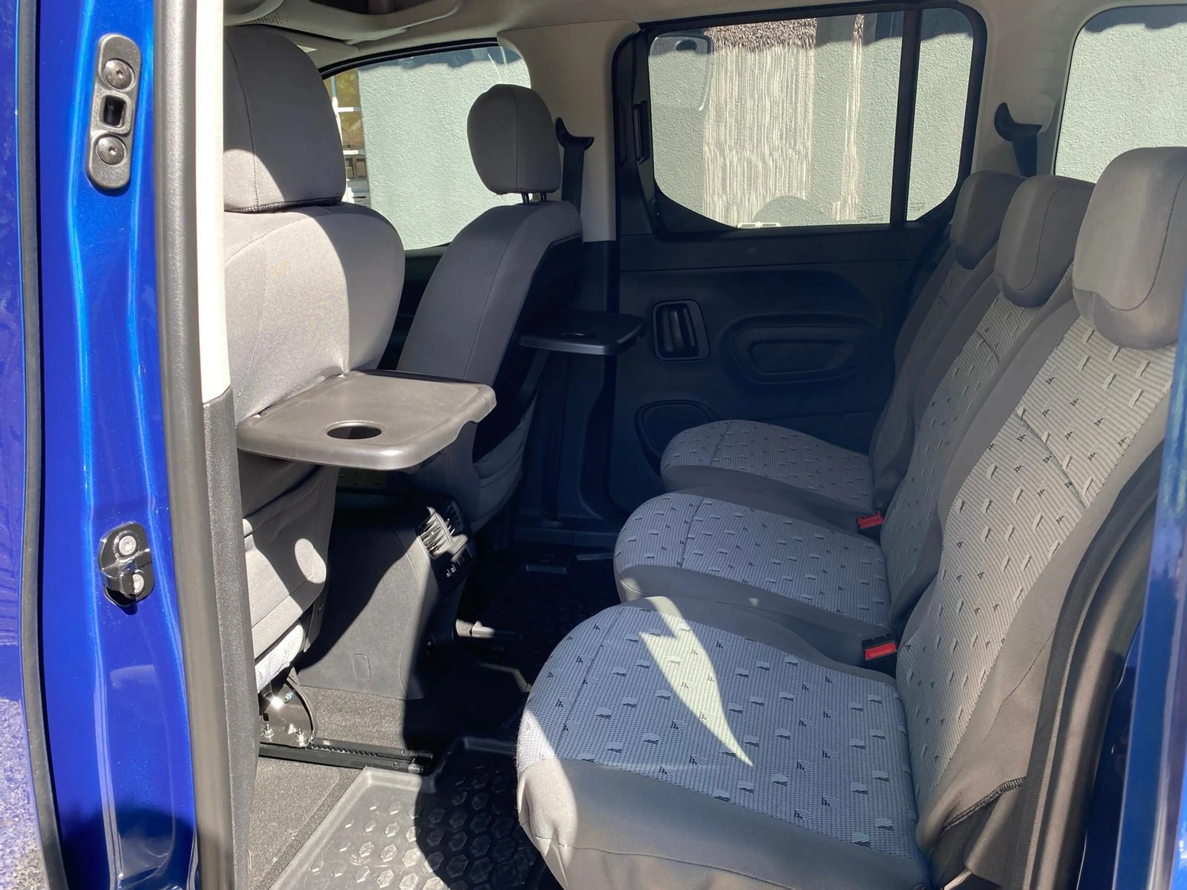 Opel Combo Life 1.5 CDTI 7-Sitze AHK Head-Up DAB Navi — photo 8