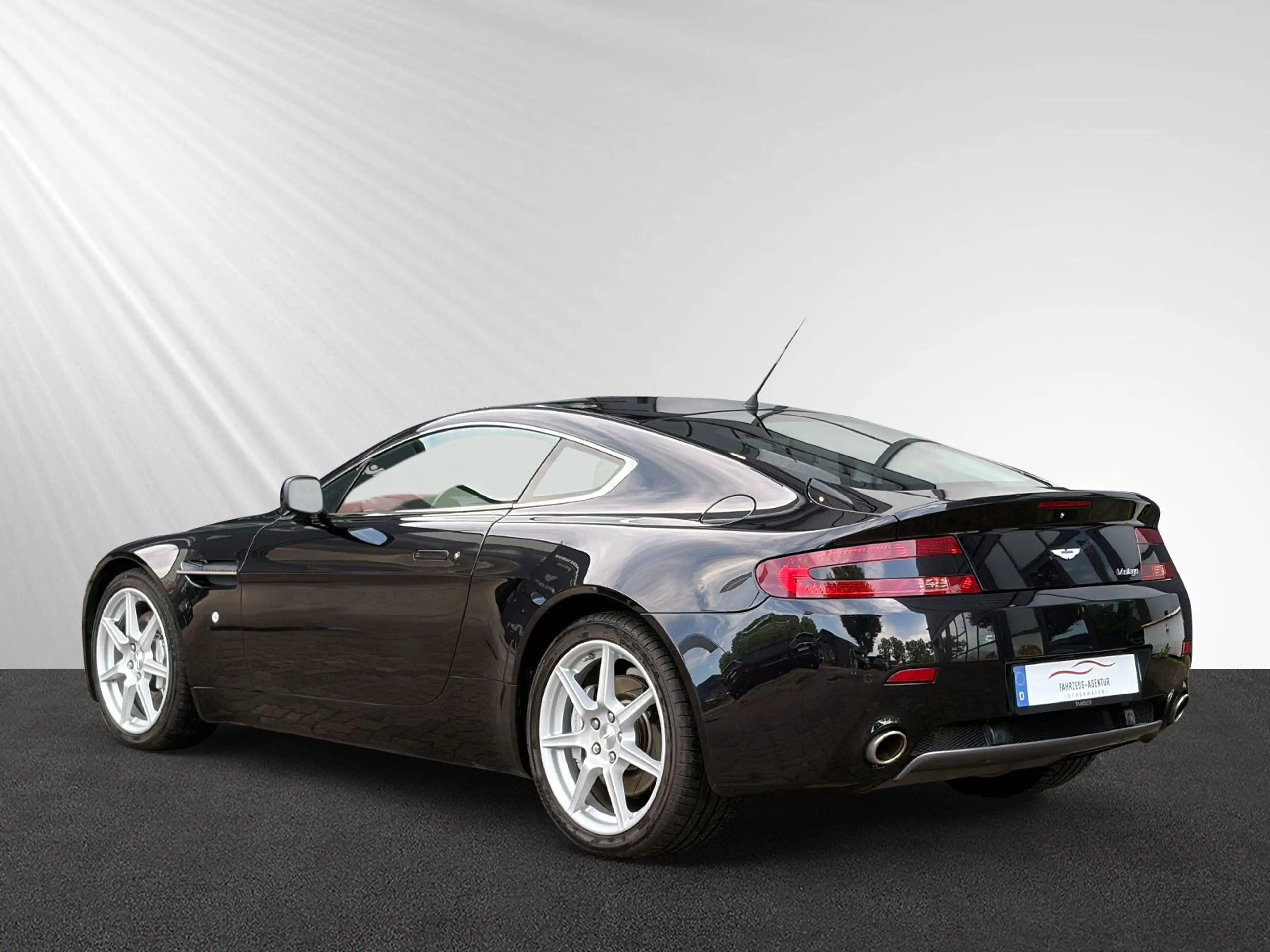 Aston Martin V8 4.3l/Schalter/BRD/2. Hand/Scheckheft — photo 3