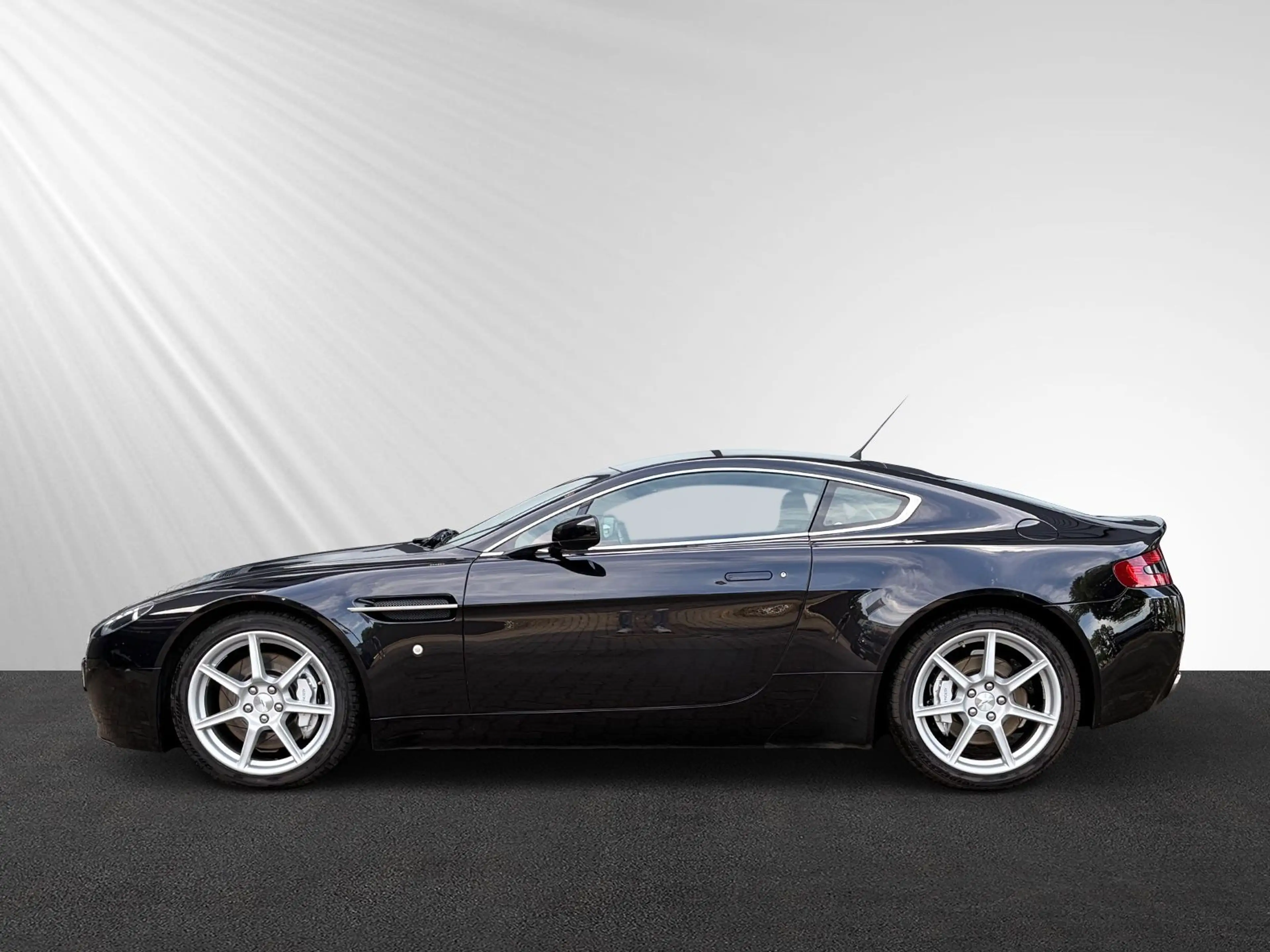 Aston Martin V8 4.3l/Schalter/BRD/2. Hand/Scheckheft — photo 2