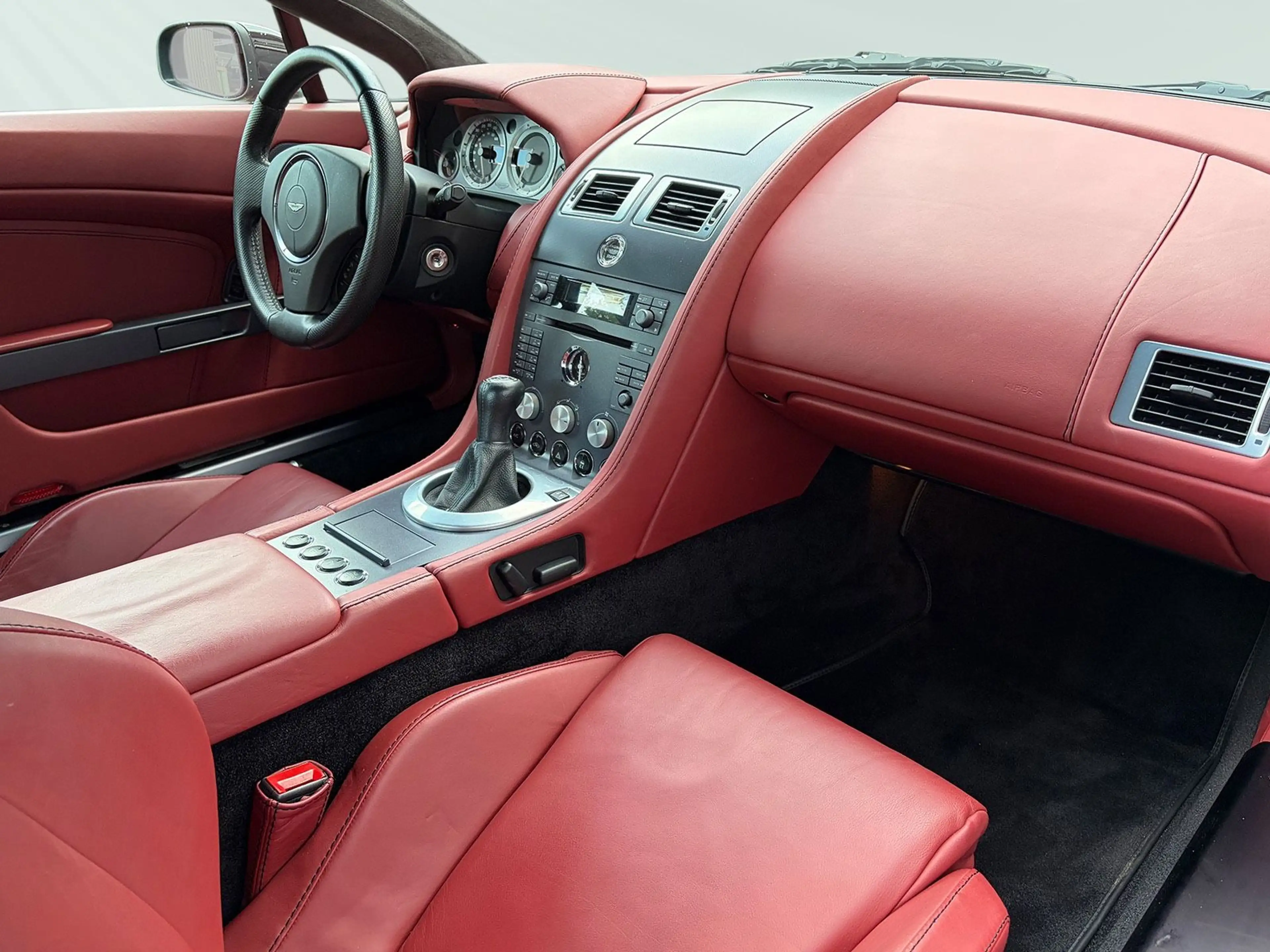 Aston Martin V8 4.3l/Schalter/BRD/2. Hand/Scheckheft — photo 9