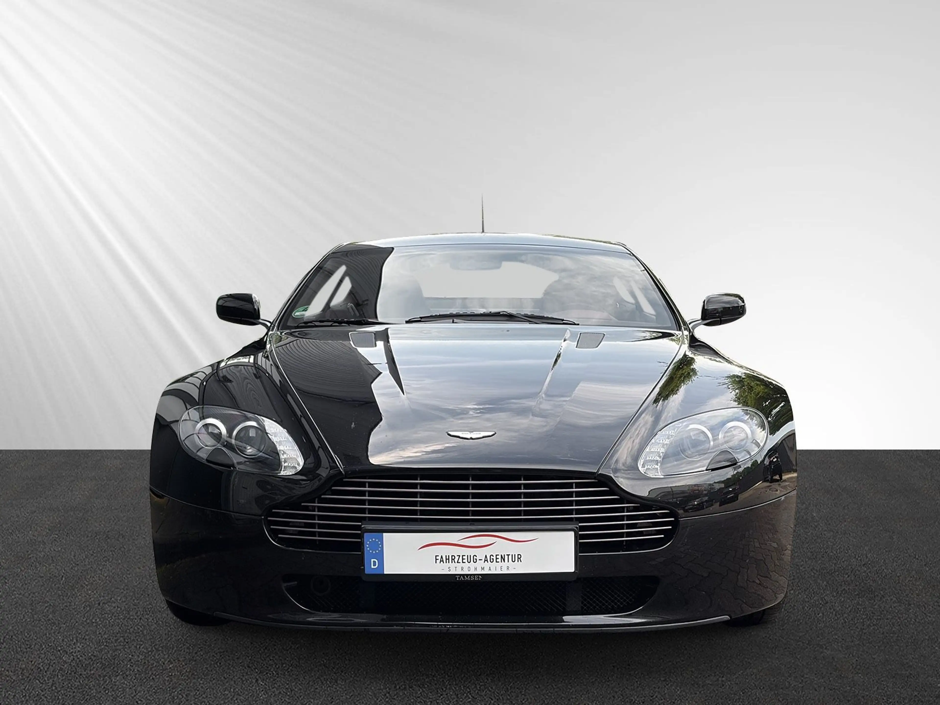 Aston Martin V8 4.3l/Schalter/BRD/2. Hand/Scheckheft — photo 4