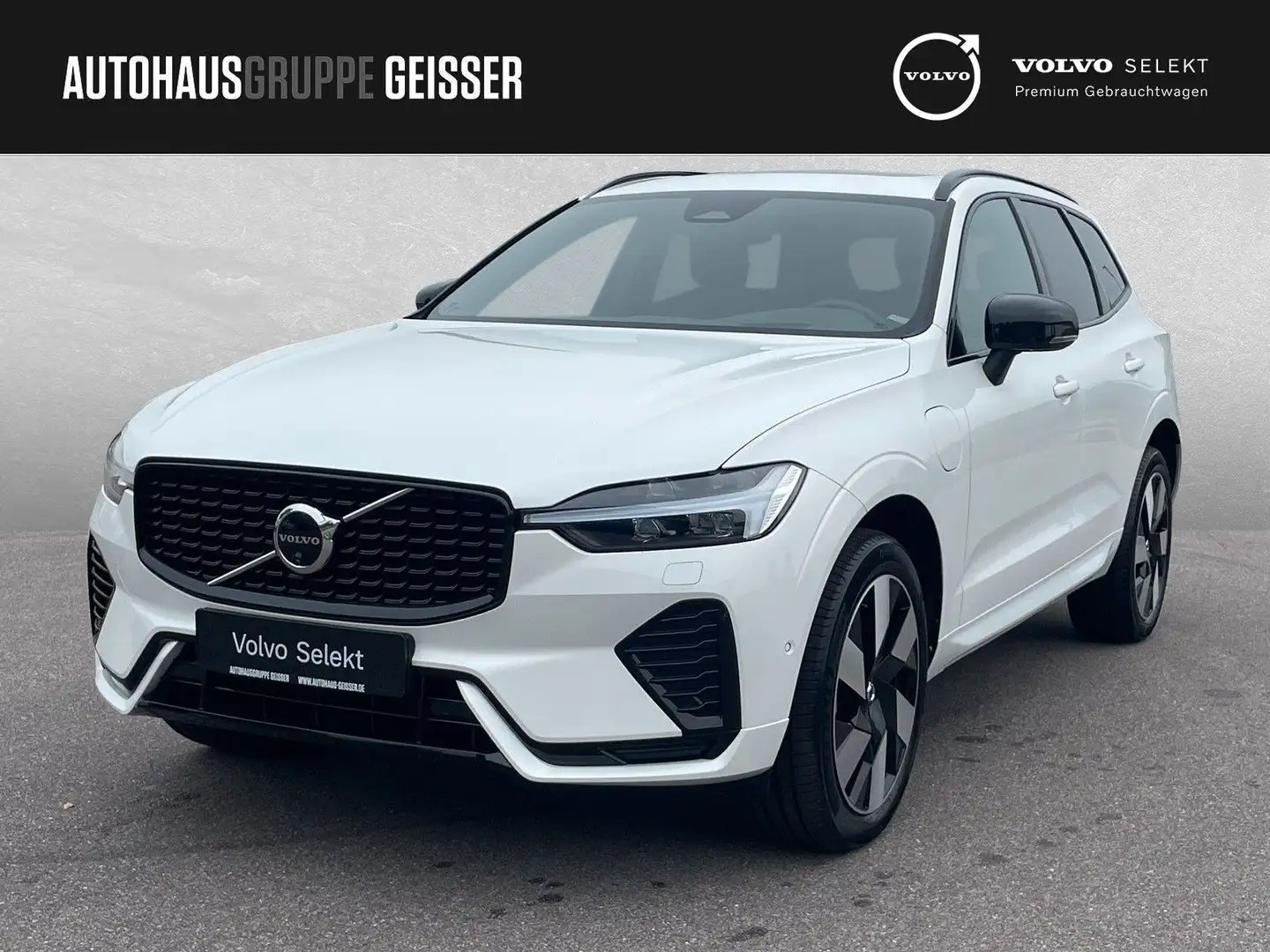 Volvo XC60 T6 AWD Recharge Plus Dark ACC BLIS SD Белый - 1