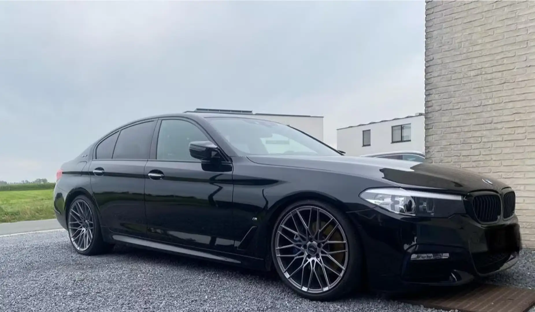 BMW 530 530e iPerformance Aut. Sport Line Zwart - 1