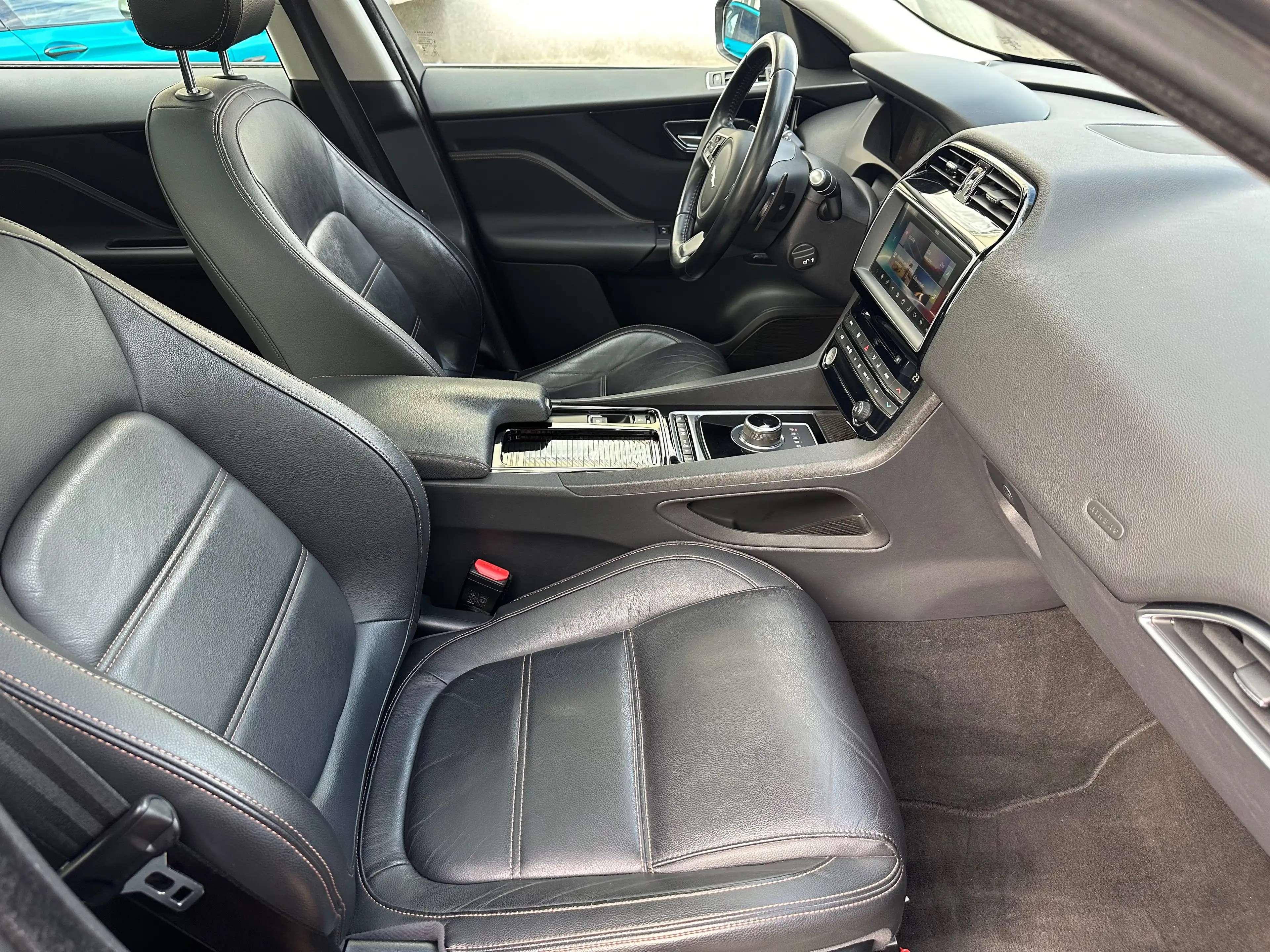 Jaguar F-Pace F-Pace Automatik/ Kamera/ LED/ Leder/ Spurhalte — photo 14