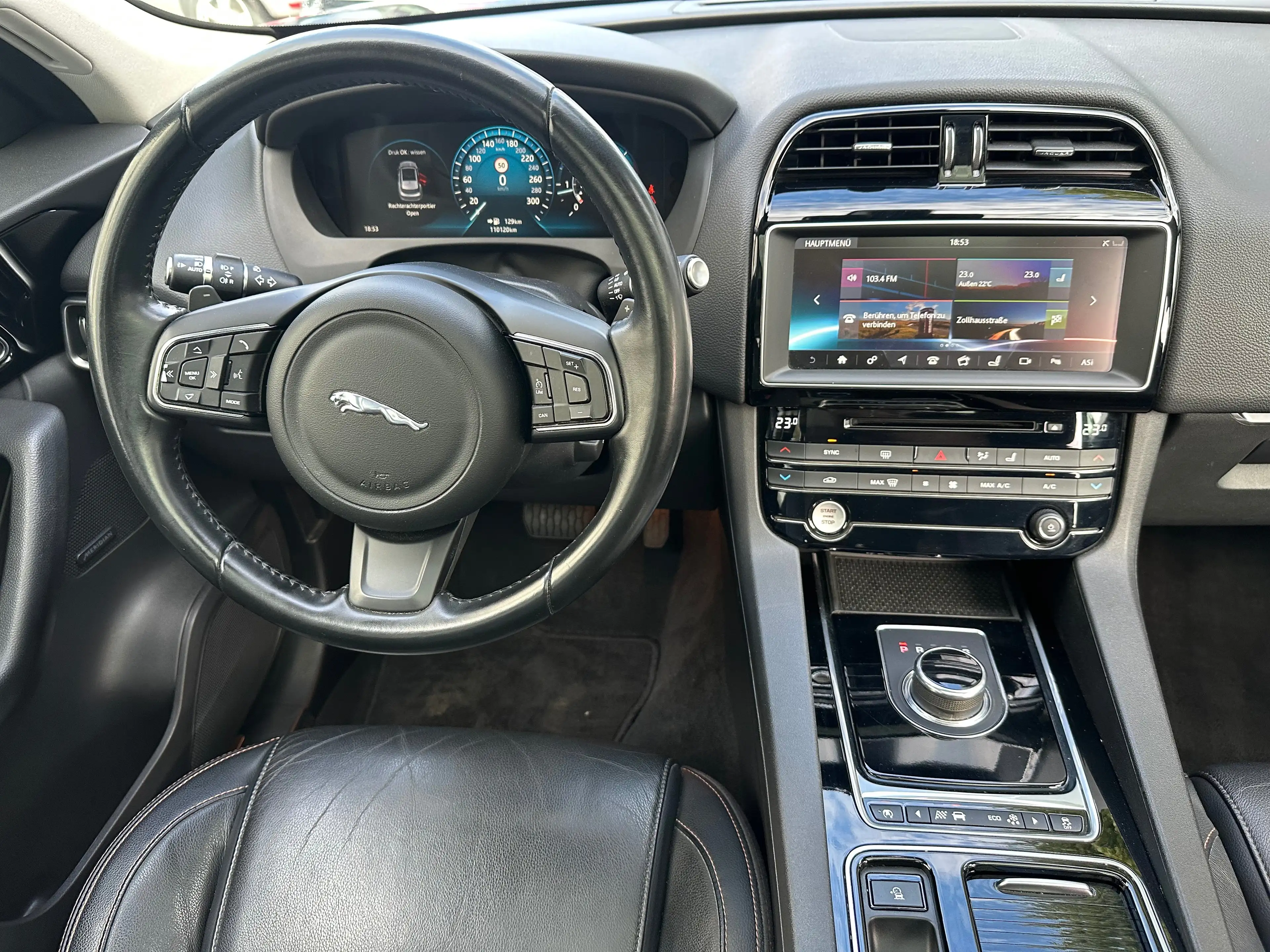 Jaguar F-Pace F-Pace Automatik/ Kamera/ LED/ Leder/ Spurhalte — photo 10