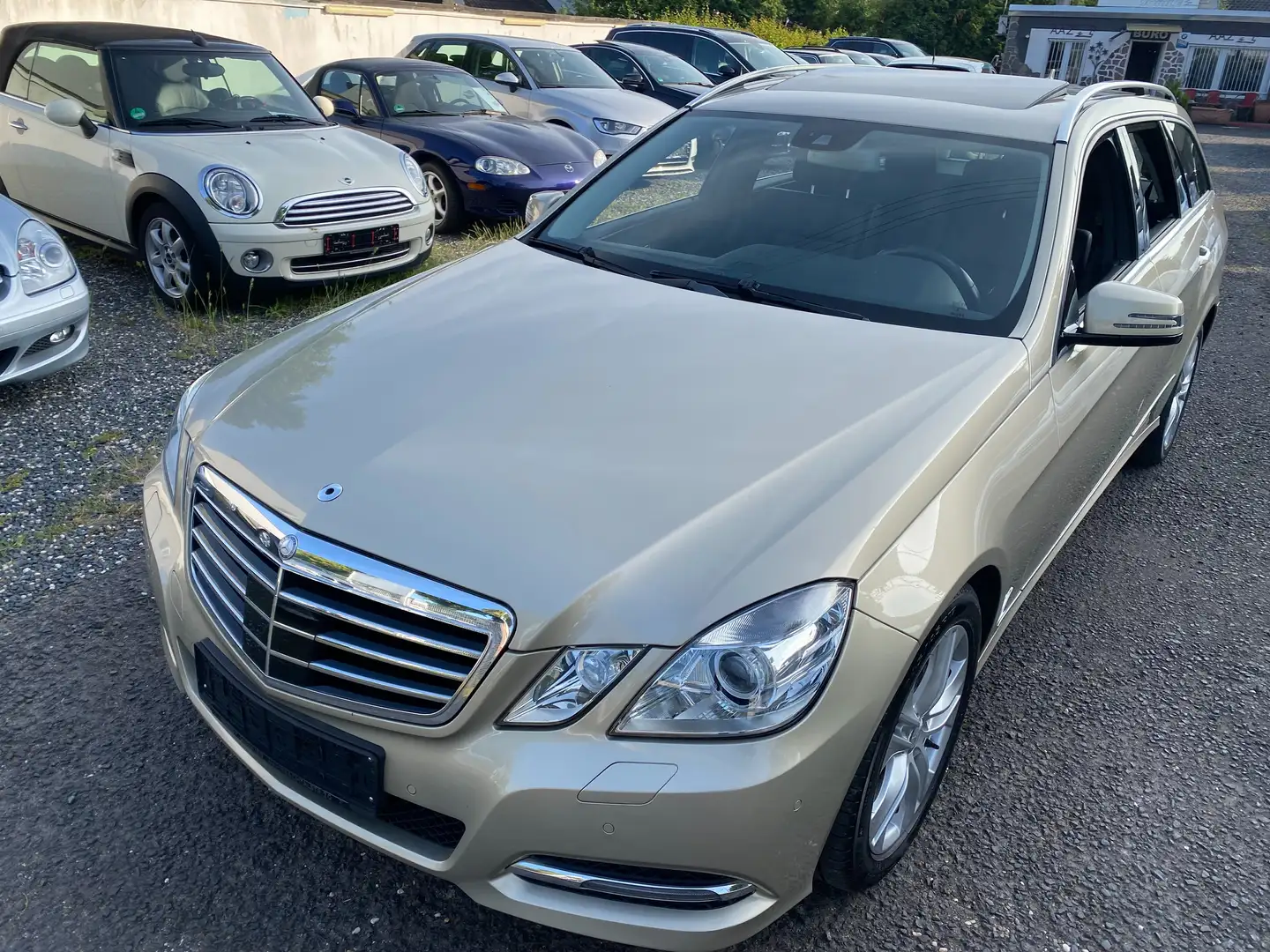 Mercedes-Benz E 250 E 250 CDI BlueEfficiency Automatik Leder Beige - 1