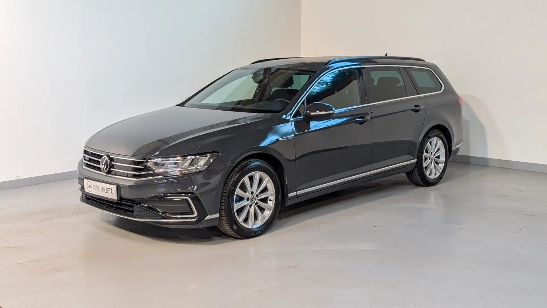 Volkswagen Passat Variant Passat 1.4TSI Var. GTE PANO*ACC*KAM*LANE*17" Gris - 1