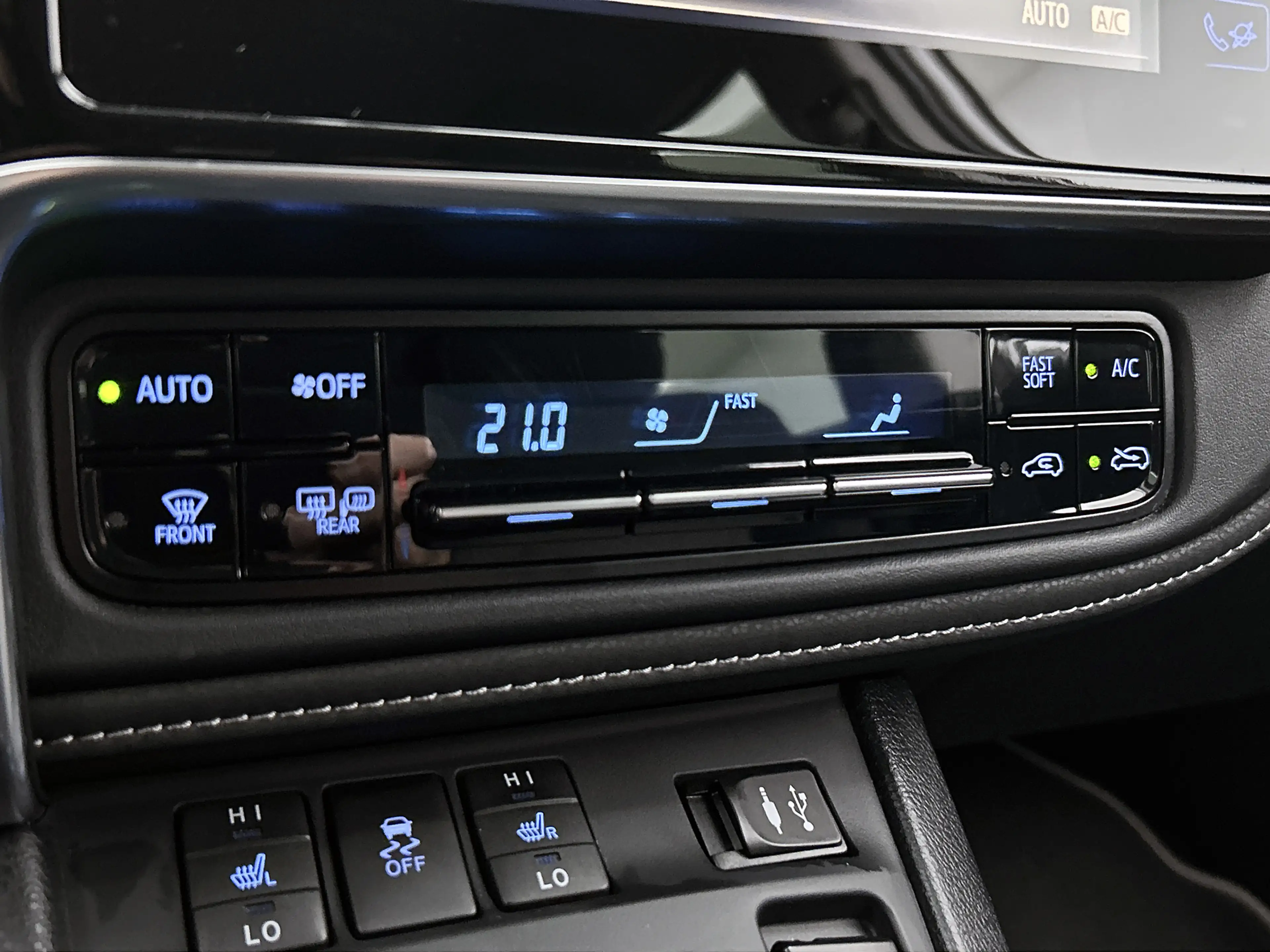 Toyota Auris Touring Sports 1.8 Hybrid Dynamic Ultimate | Stoel — photo 8