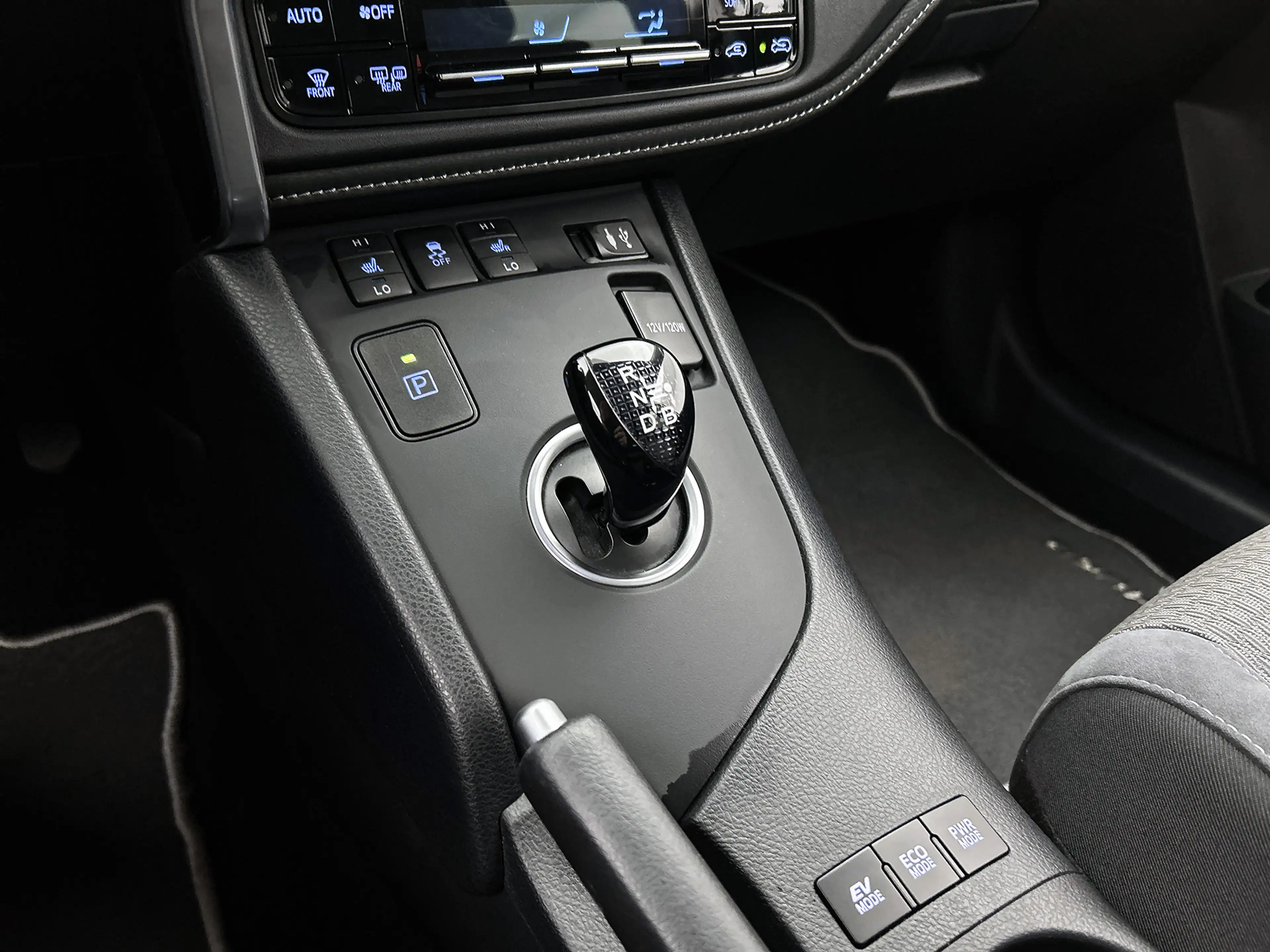 Toyota Auris Touring Sports 1.8 Hybrid Dynamic Ultimate | Stoel — photo 9