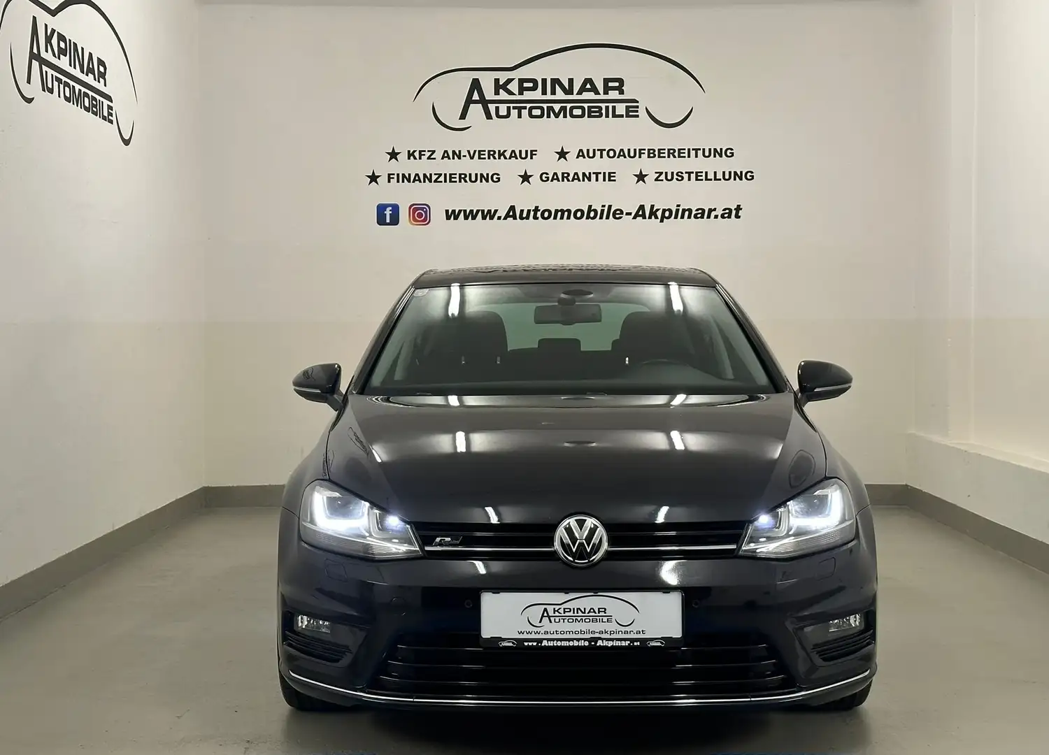 Volkswagen Golf Lounge 2.0 TDI R-Line - NAVI - LED - SHZ Zwart - 2