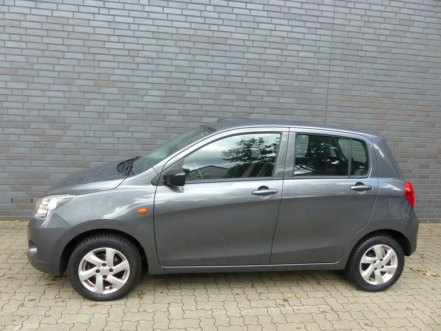 Suzuki Celerio 1,0 Automatik/Klima/Bluetooth/2.Hd Grau - 1