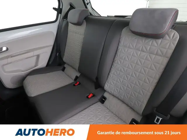 Volkswagen up! view 14
