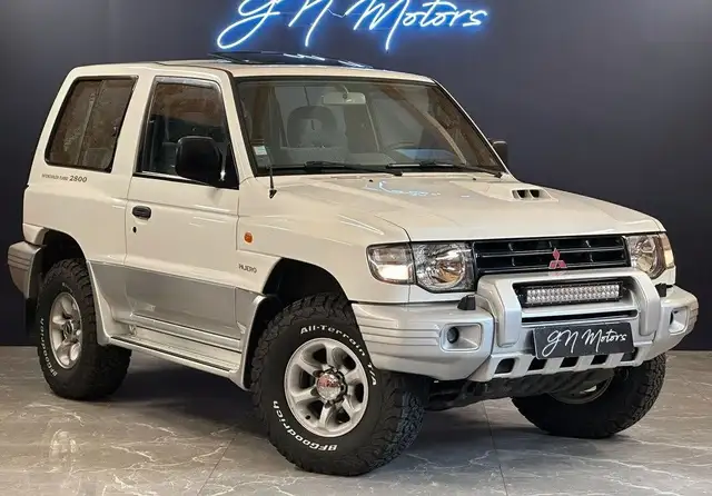 Mitsubishi Pajero court 2.8 TD Finition GLS Etat exceptionnel Suivi exemplaire