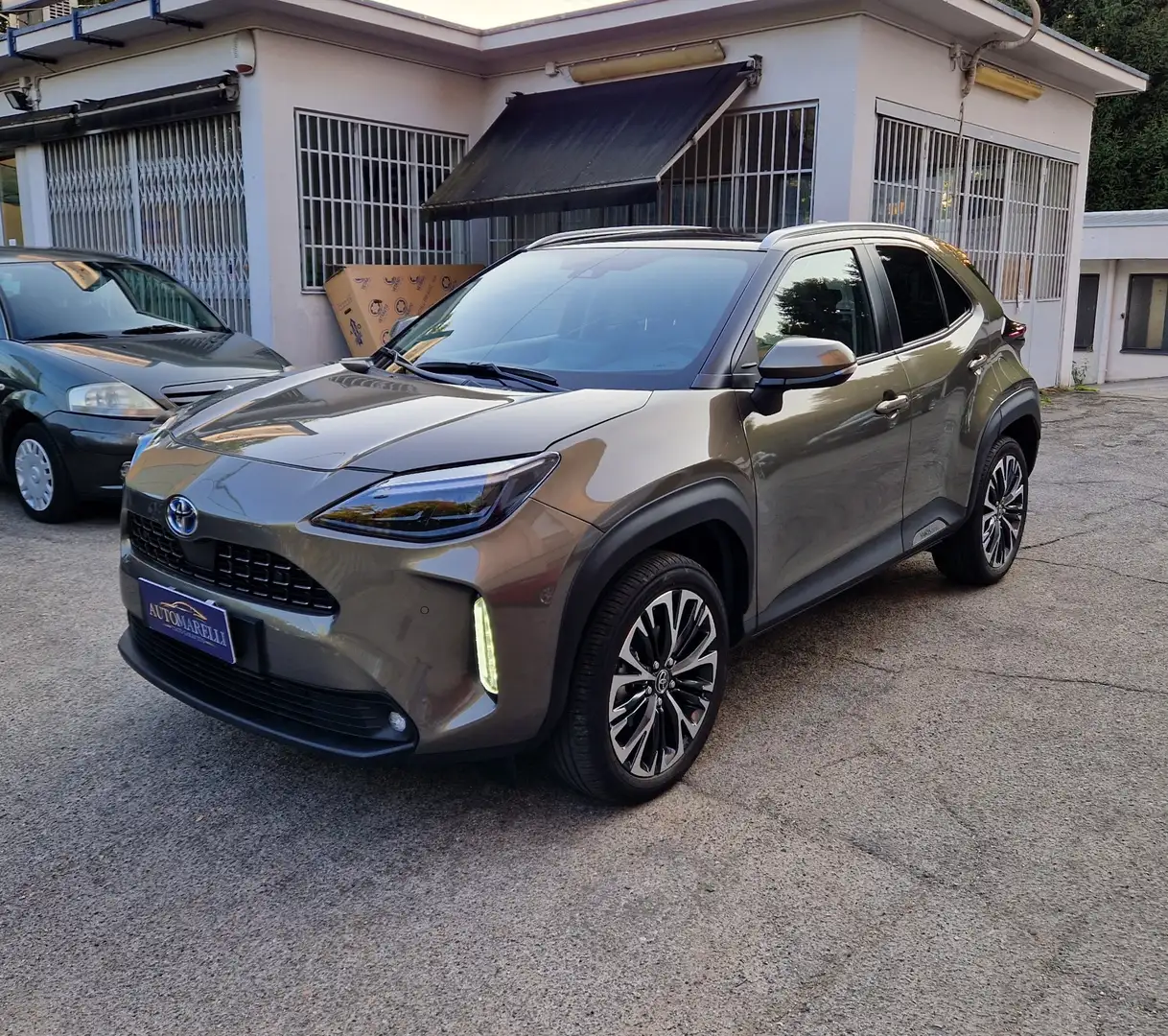 Toyota Yaris Yaris Cross 1.5h Premiere fwd 116cv e-cvt Beige - 1