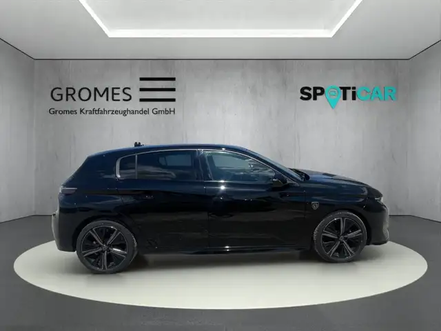 Peugeot 308 view 2